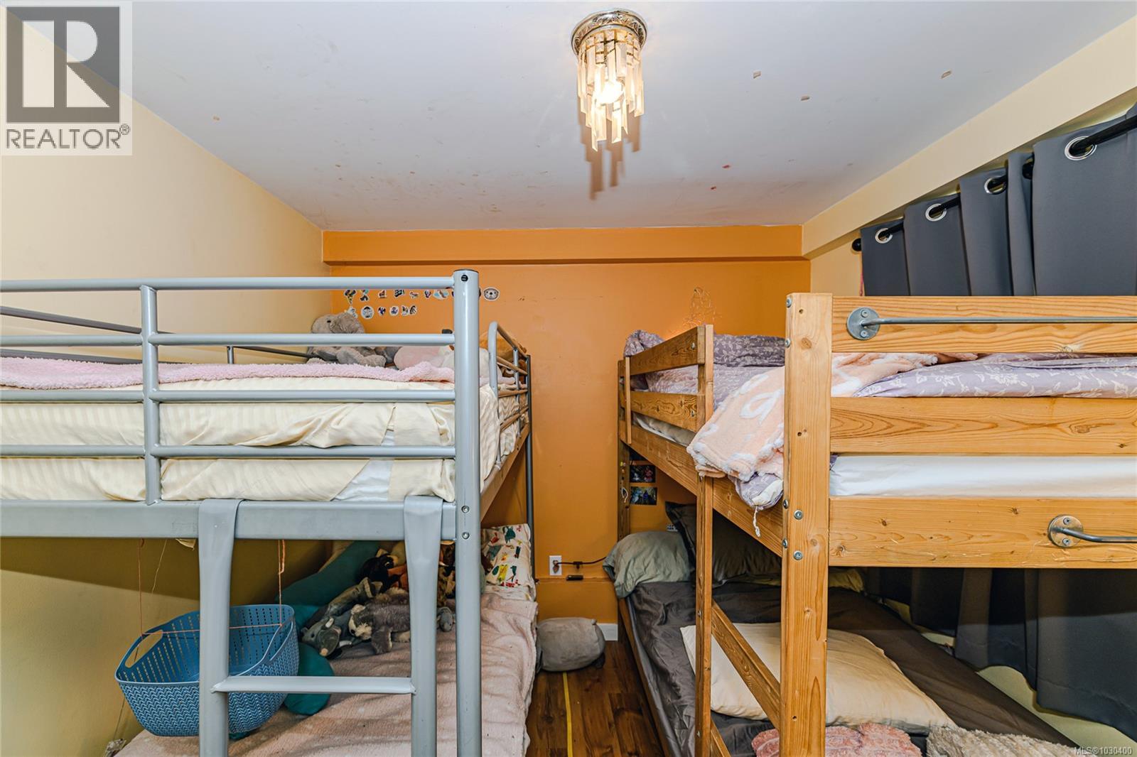 821 Fulford-Ganges Rd, Salt Spring