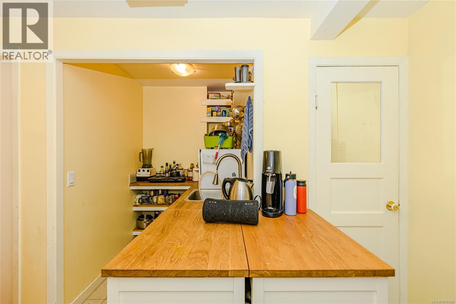 821 Fulford-Ganges Rd, Salt Spring