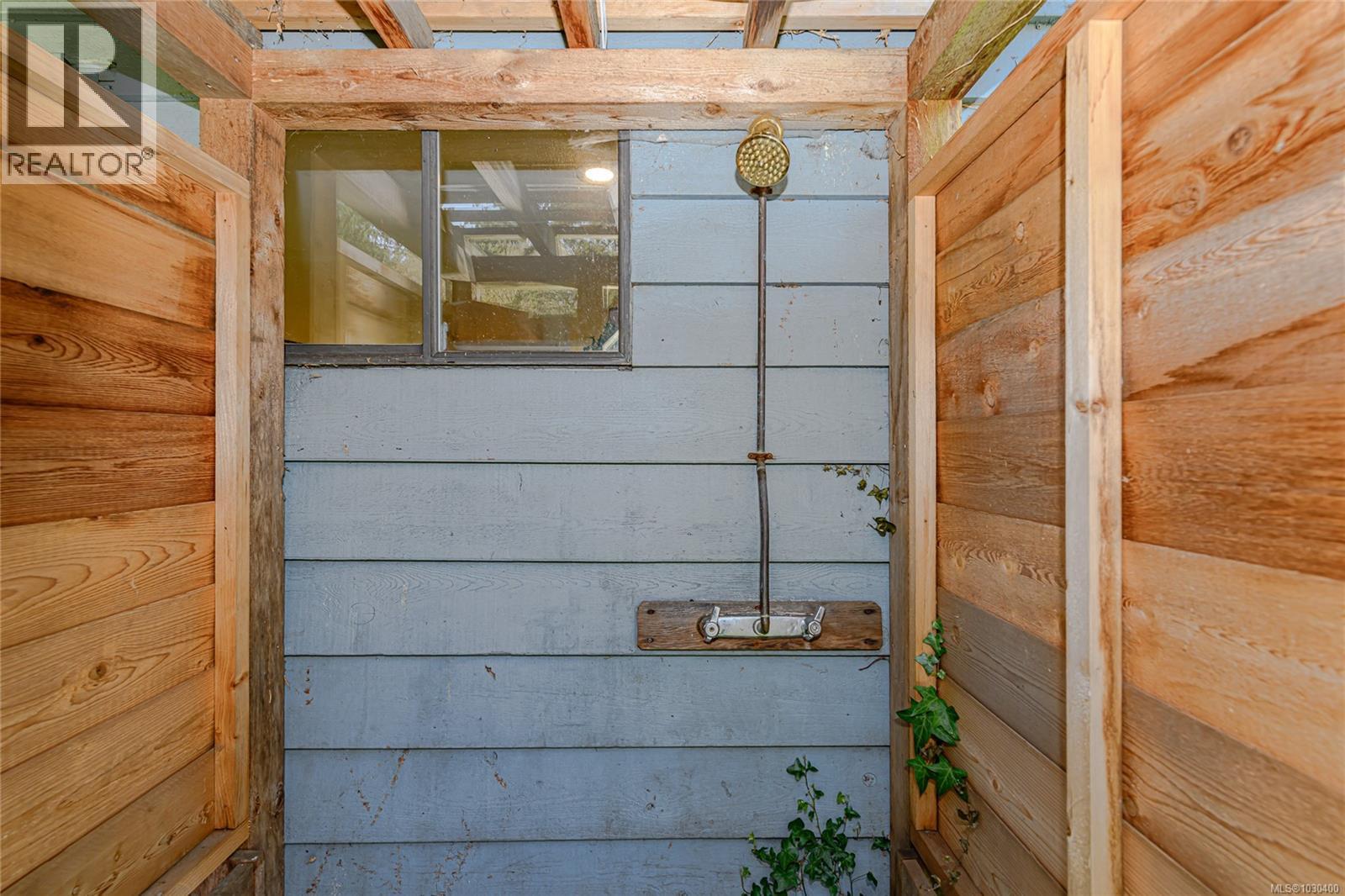 821 Fulford-Ganges Rd, Salt Spring