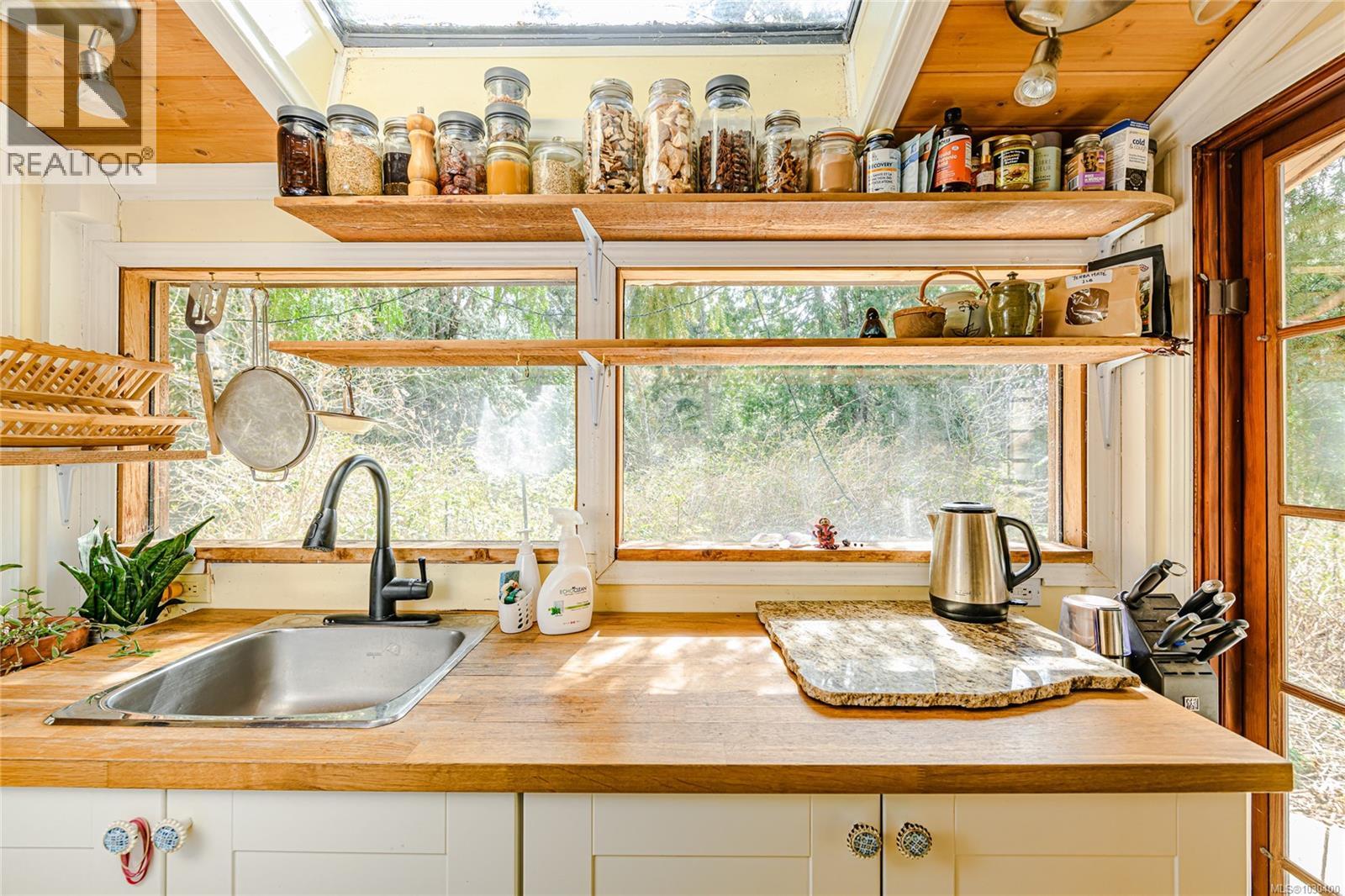 821 Fulford-Ganges Rd, Salt Spring