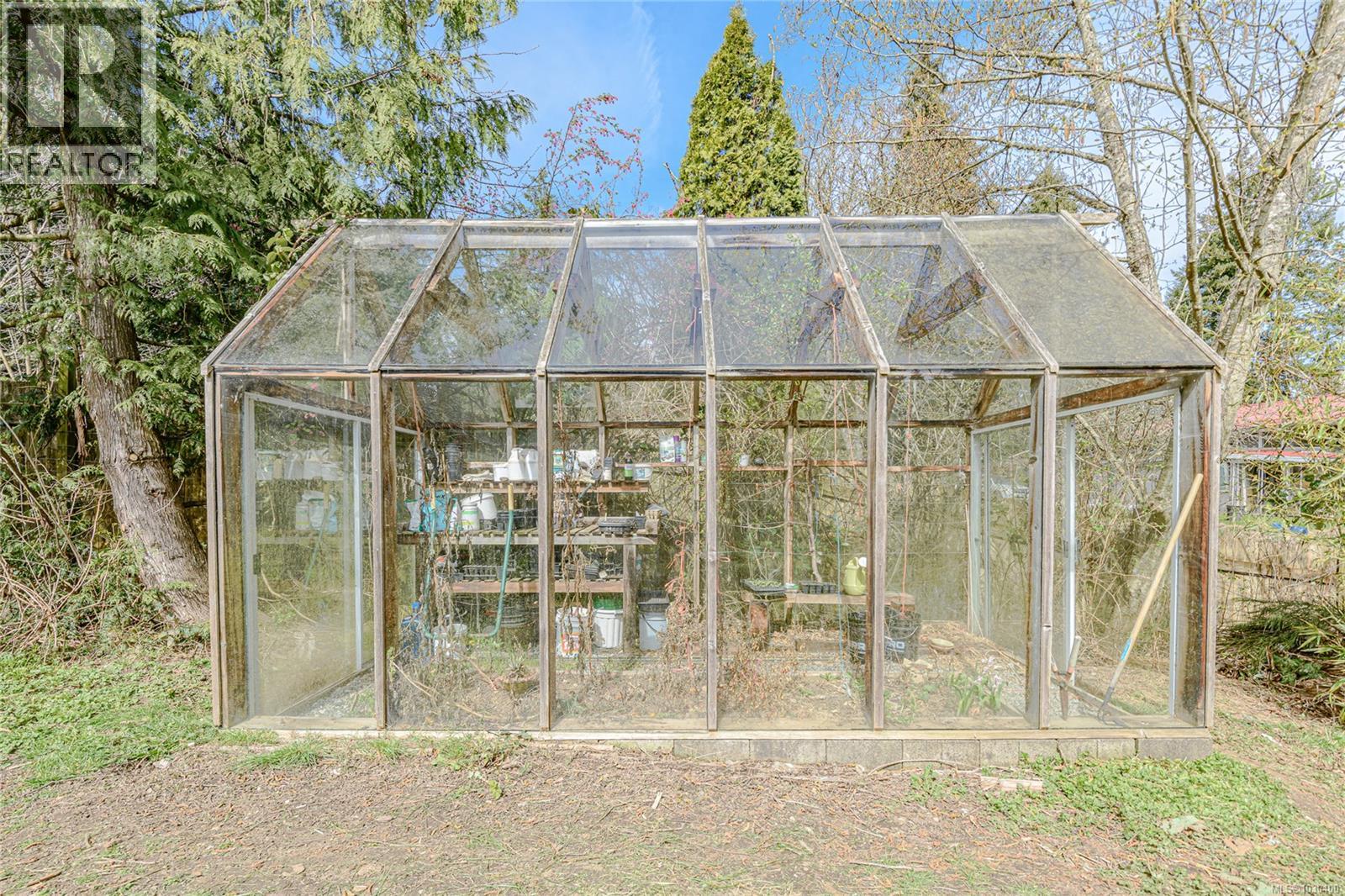 821 Fulford-Ganges Rd, Salt Spring