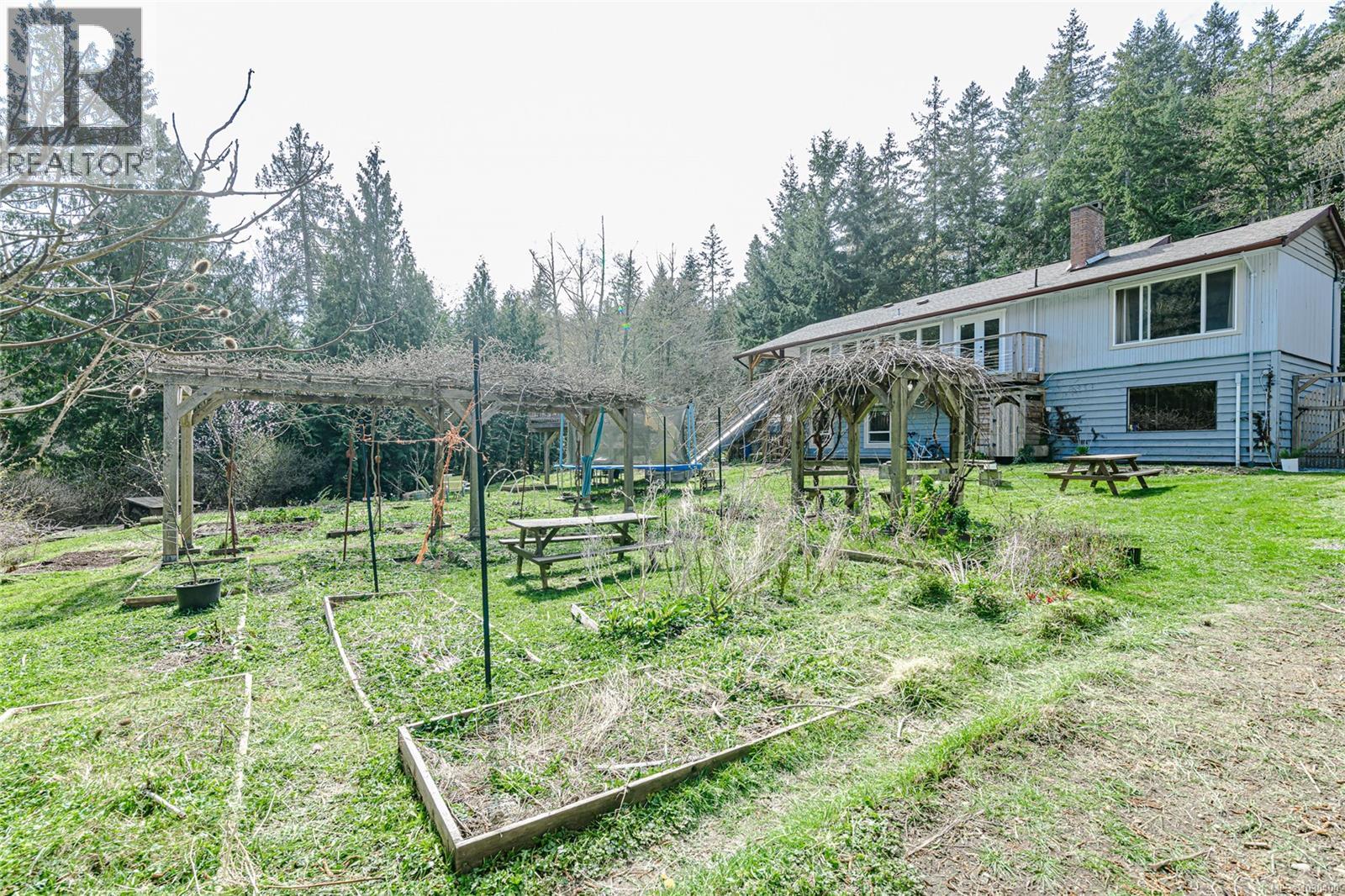 821 Fulford-Ganges Rd, Salt Spring