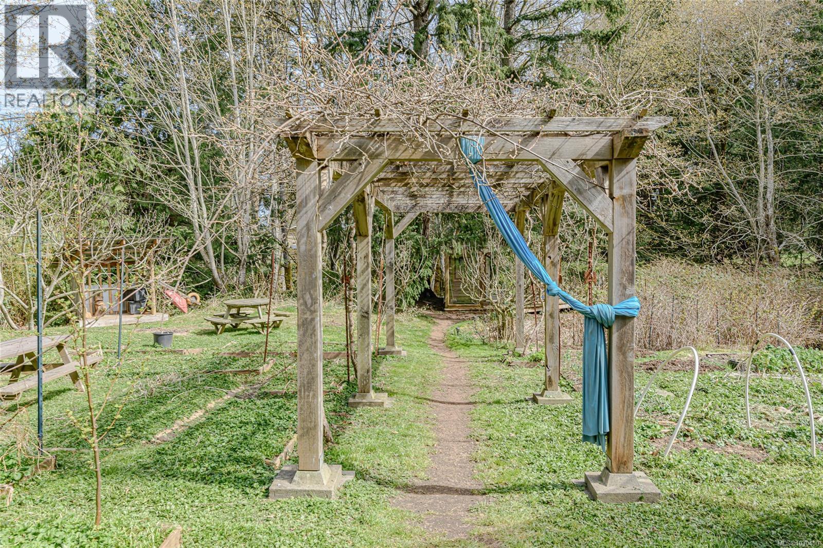 821 Fulford-Ganges Rd, Salt Spring