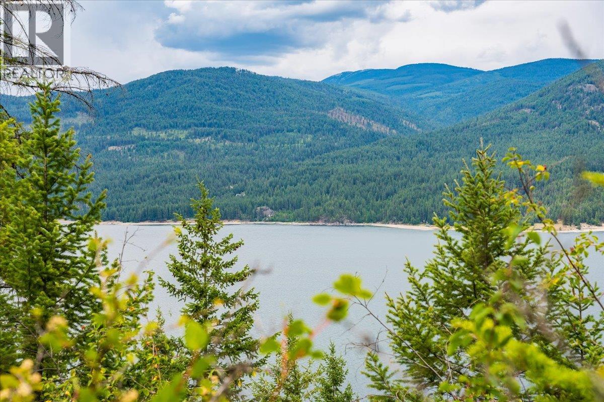 Lower Arrow Lake Lot# 5, Castlegar
