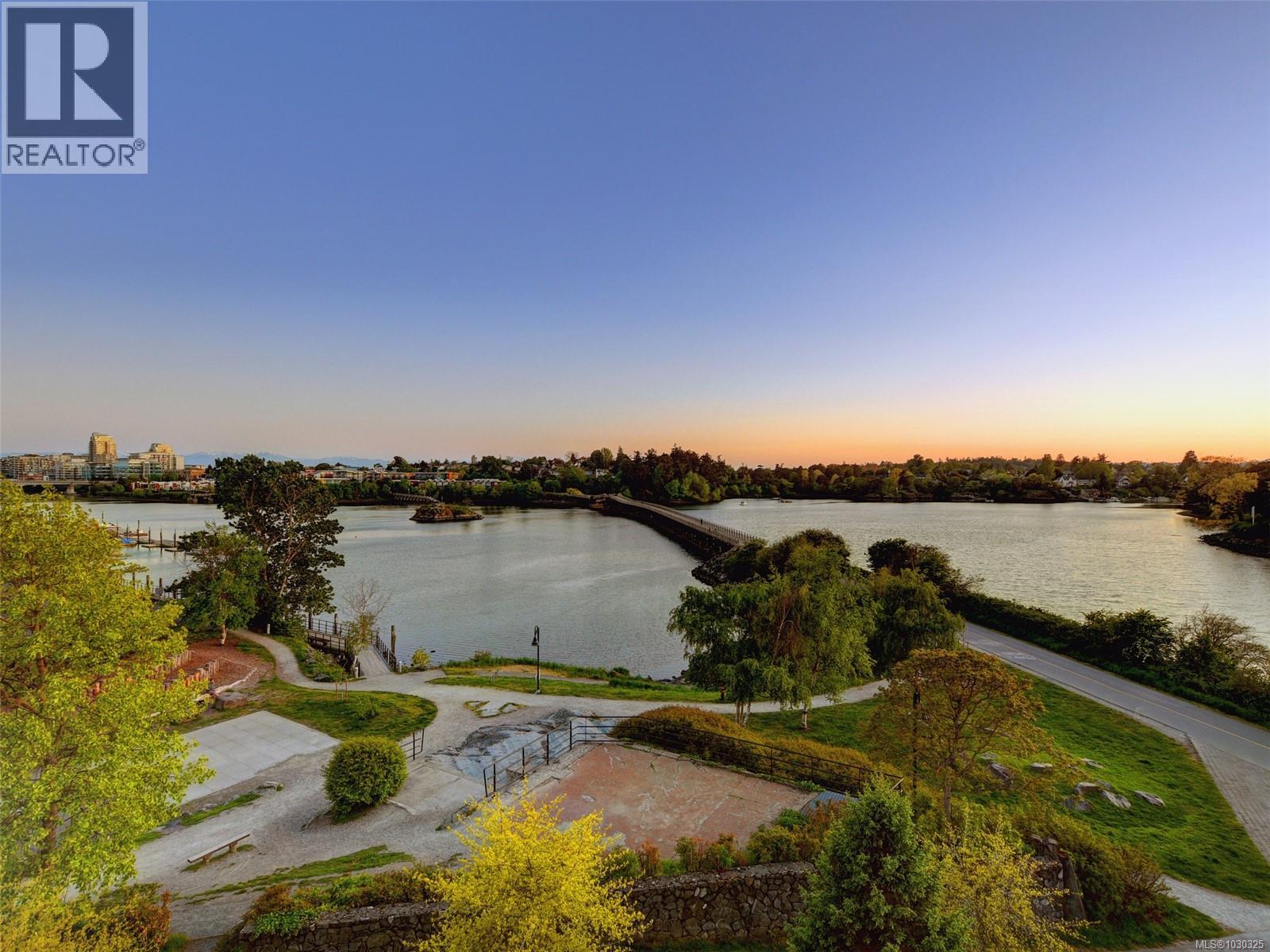 206 330 Waterfront Cres, Victoria