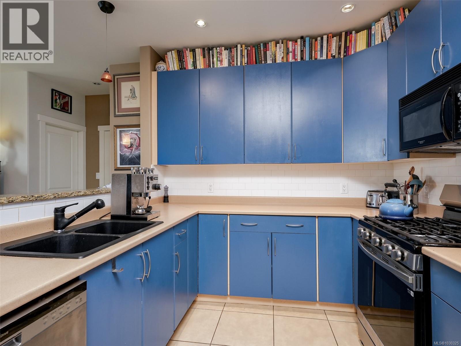 206 330 Waterfront Cres, Victoria