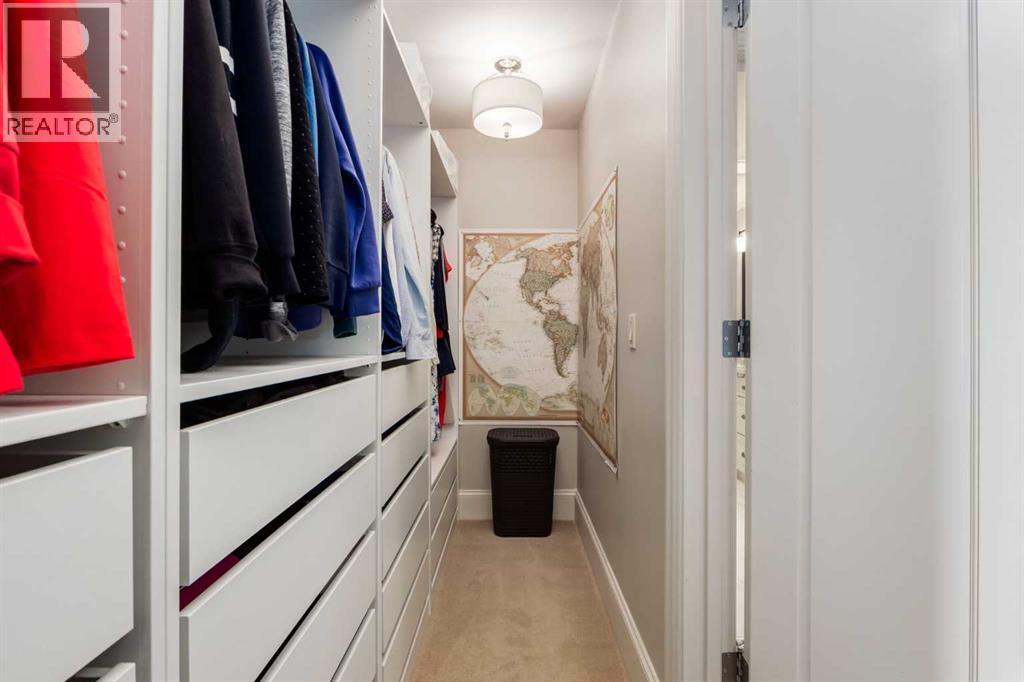 Single Family House for Sale in   Quarry Way SE Douglasdale/Glen Calgary 