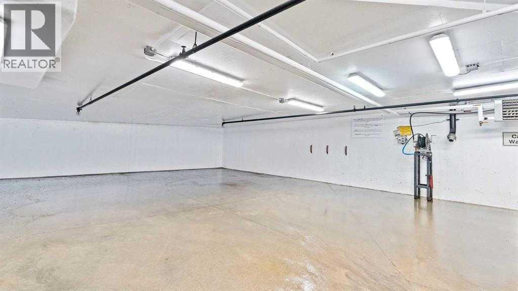 Single Family House for Sale in   Quarry Way SE Douglasdale/Glen Calgary 