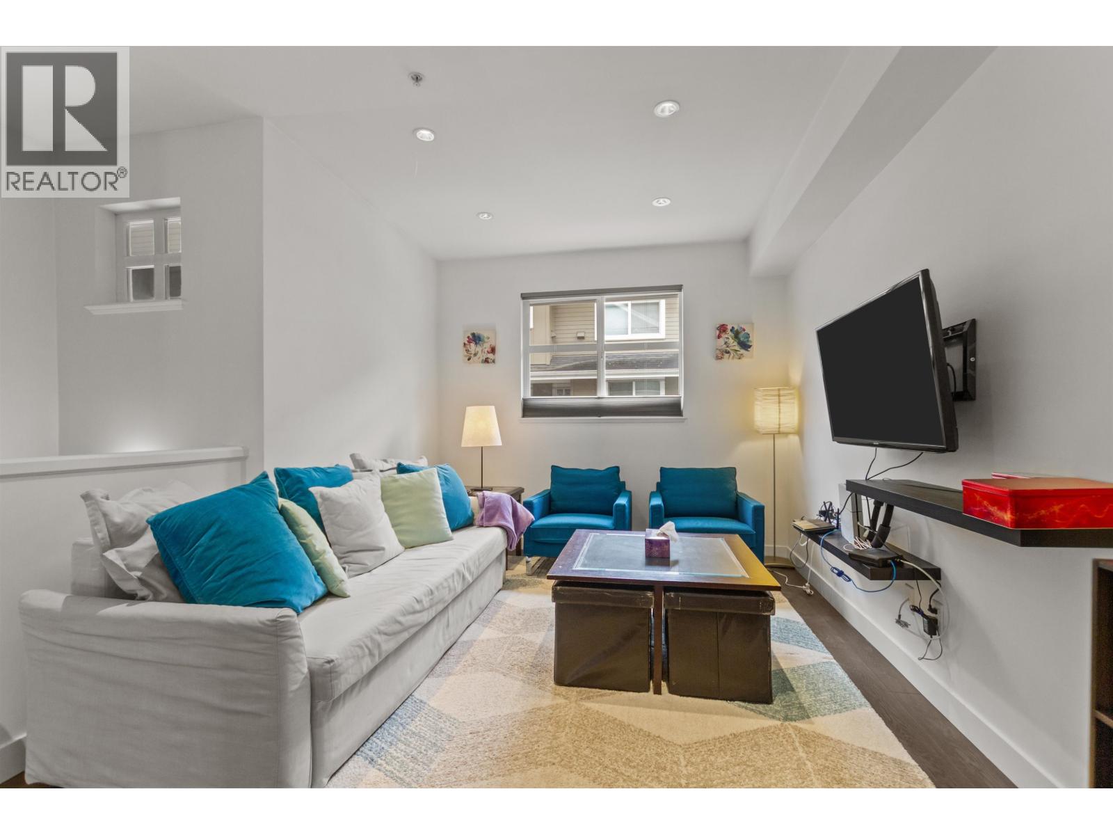 59 935 EWEN Avenue - photo 2