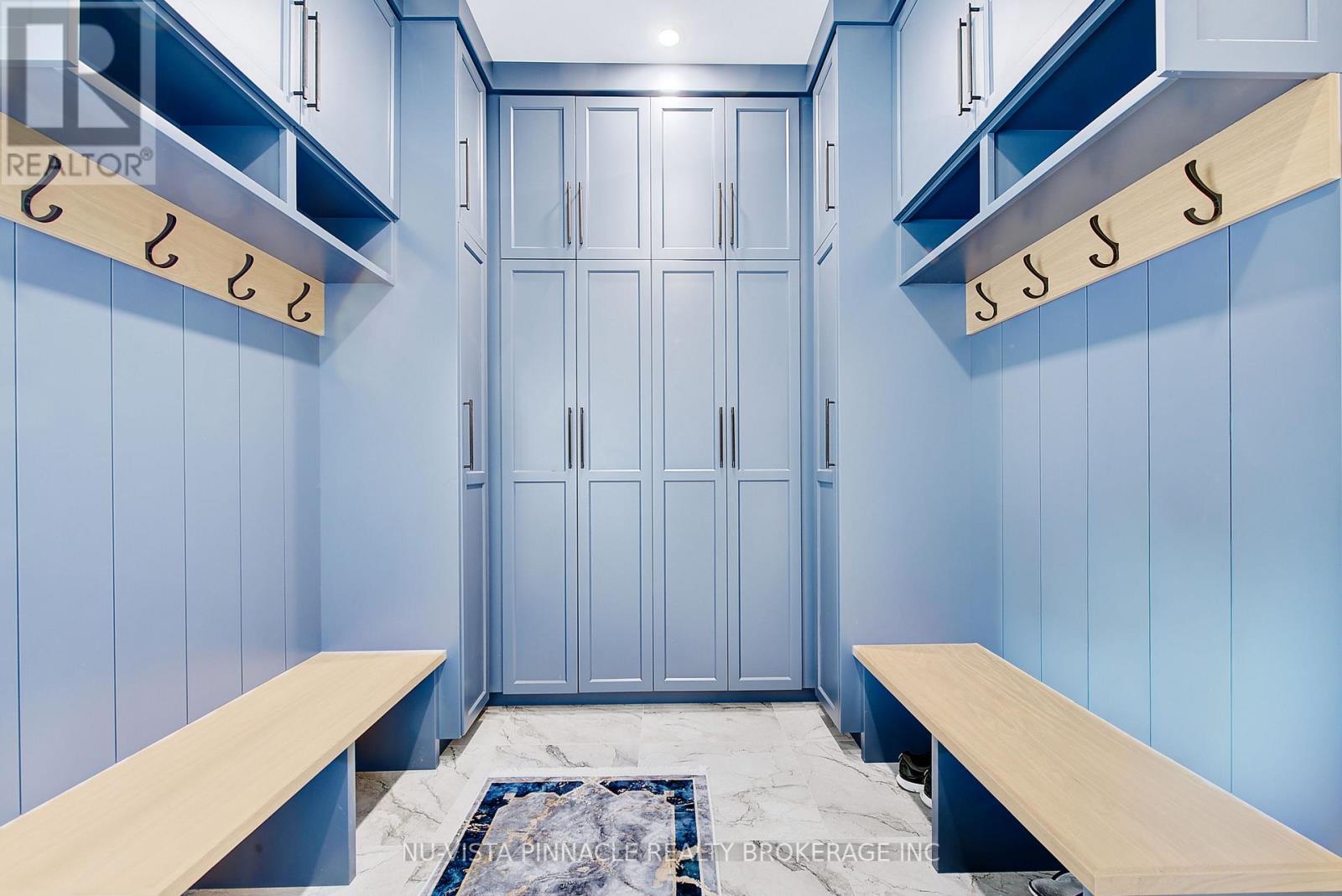 564 CREEKVIEW CHASE Property Photo