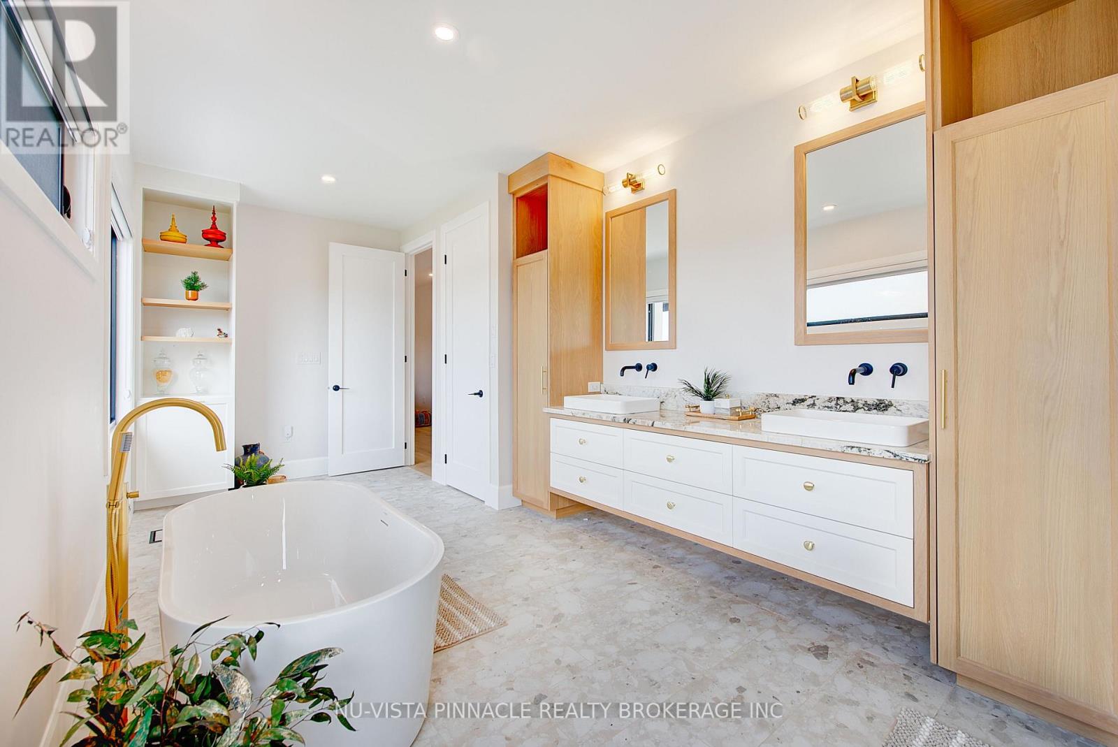 564 CREEKVIEW CHASE Property Photo