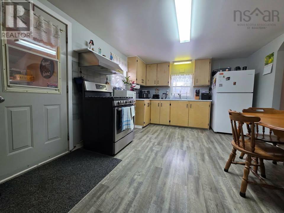 710 UPPER BELMONT ROAD - 19