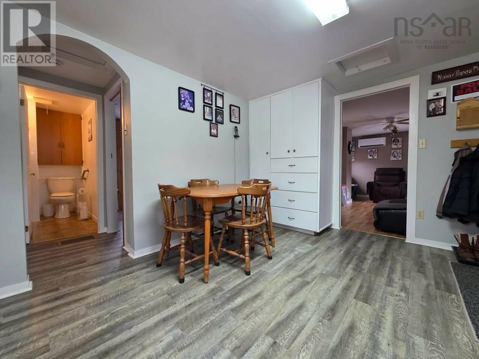 710 UPPER BELMONT ROAD - 22