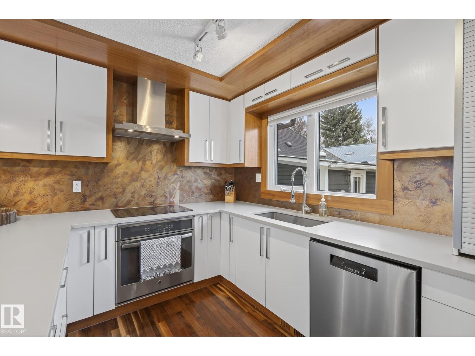 9736 78 Avenue NW, Edmonton