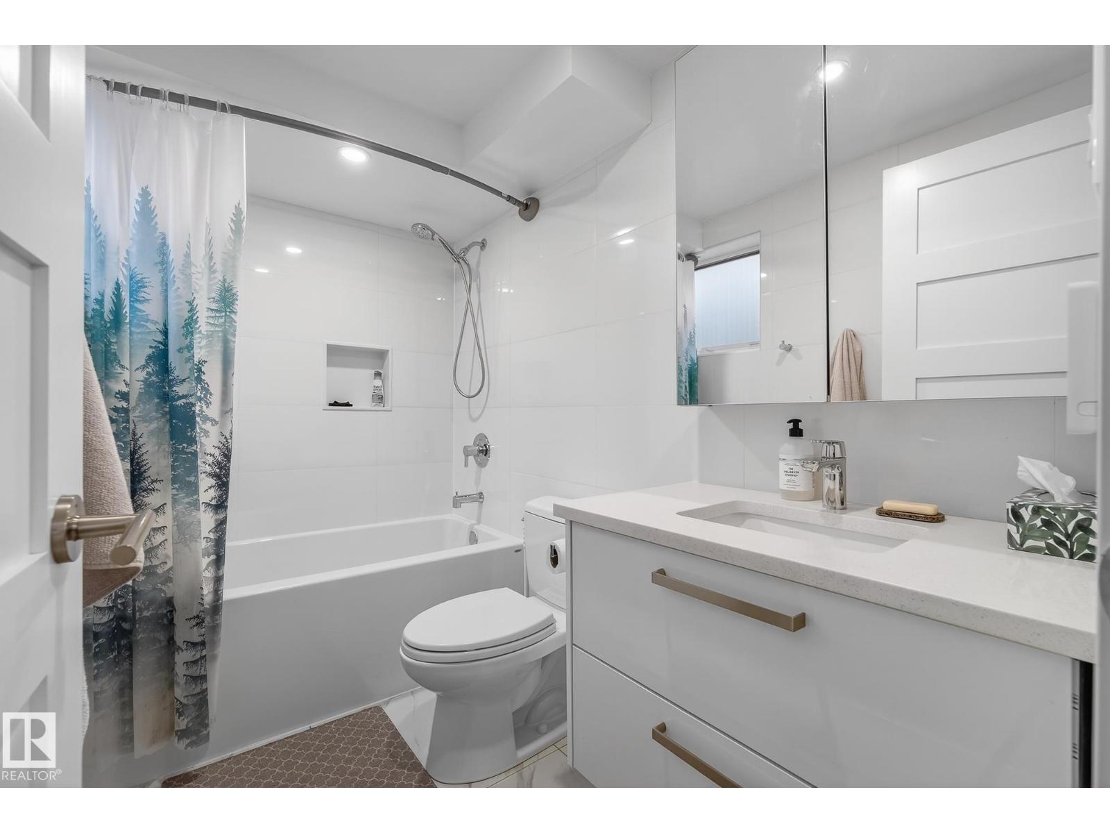 9736 78 Avenue NW, Edmonton