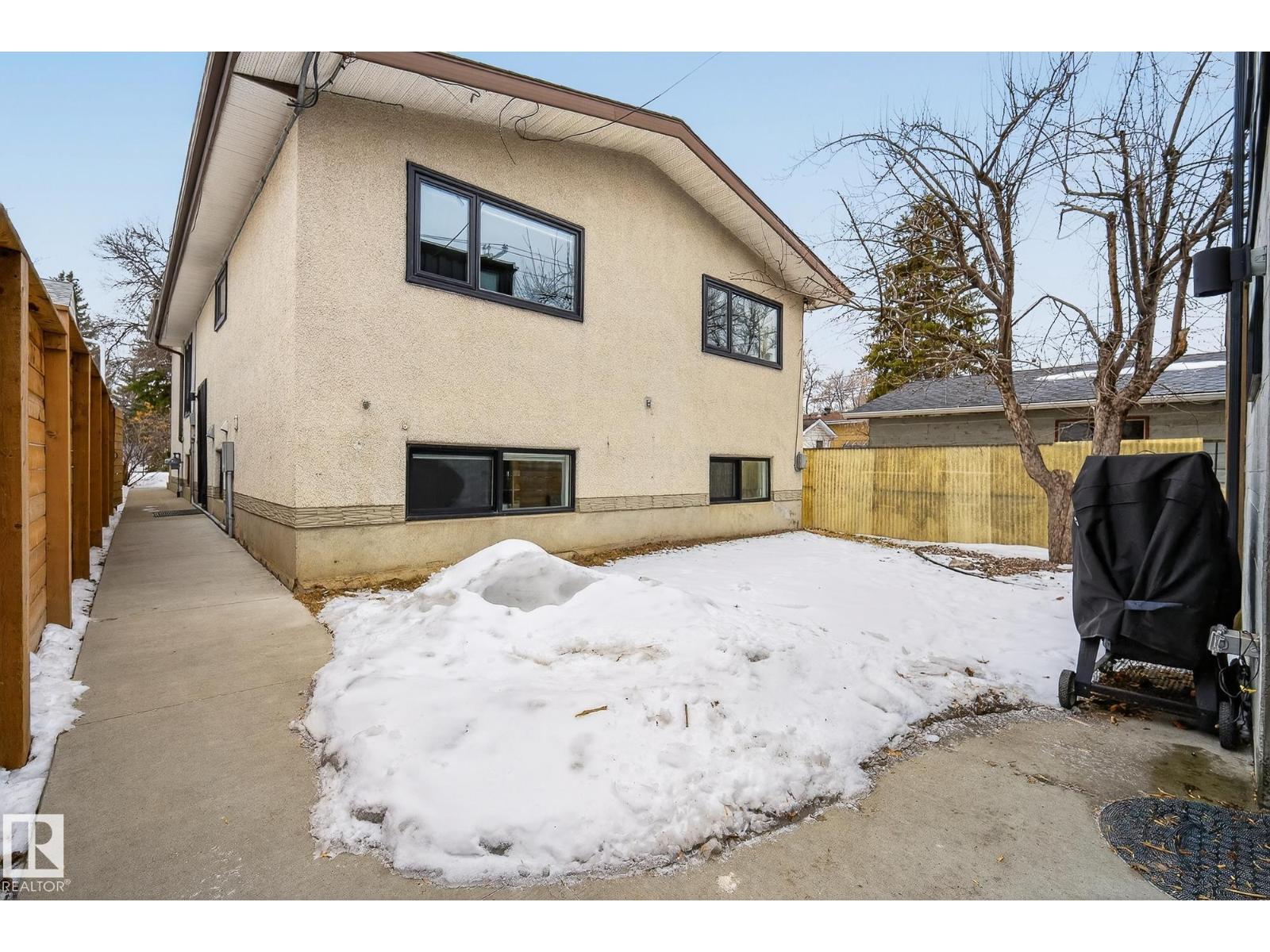 9736 78 Avenue NW, Edmonton