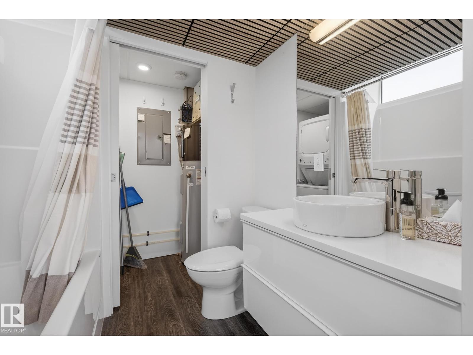 9736 78 Avenue NW, Edmonton