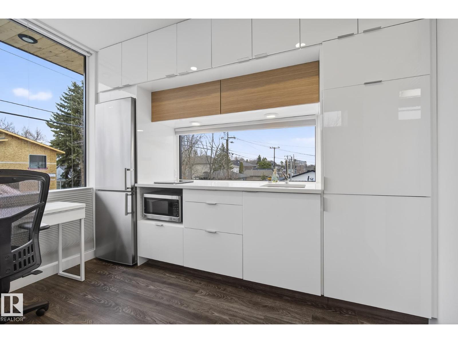 9736 78 Avenue NW, Edmonton