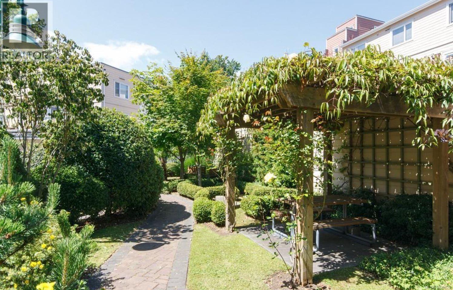 #36 60 DALLAS RD - 65