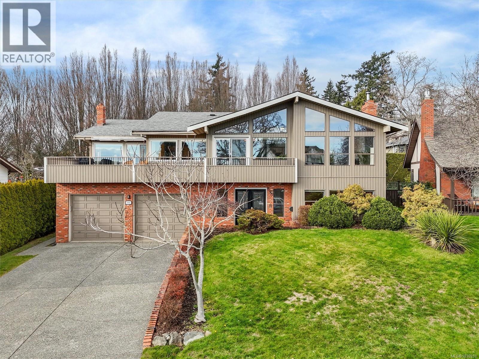  890 Denford Crescent, Saanich