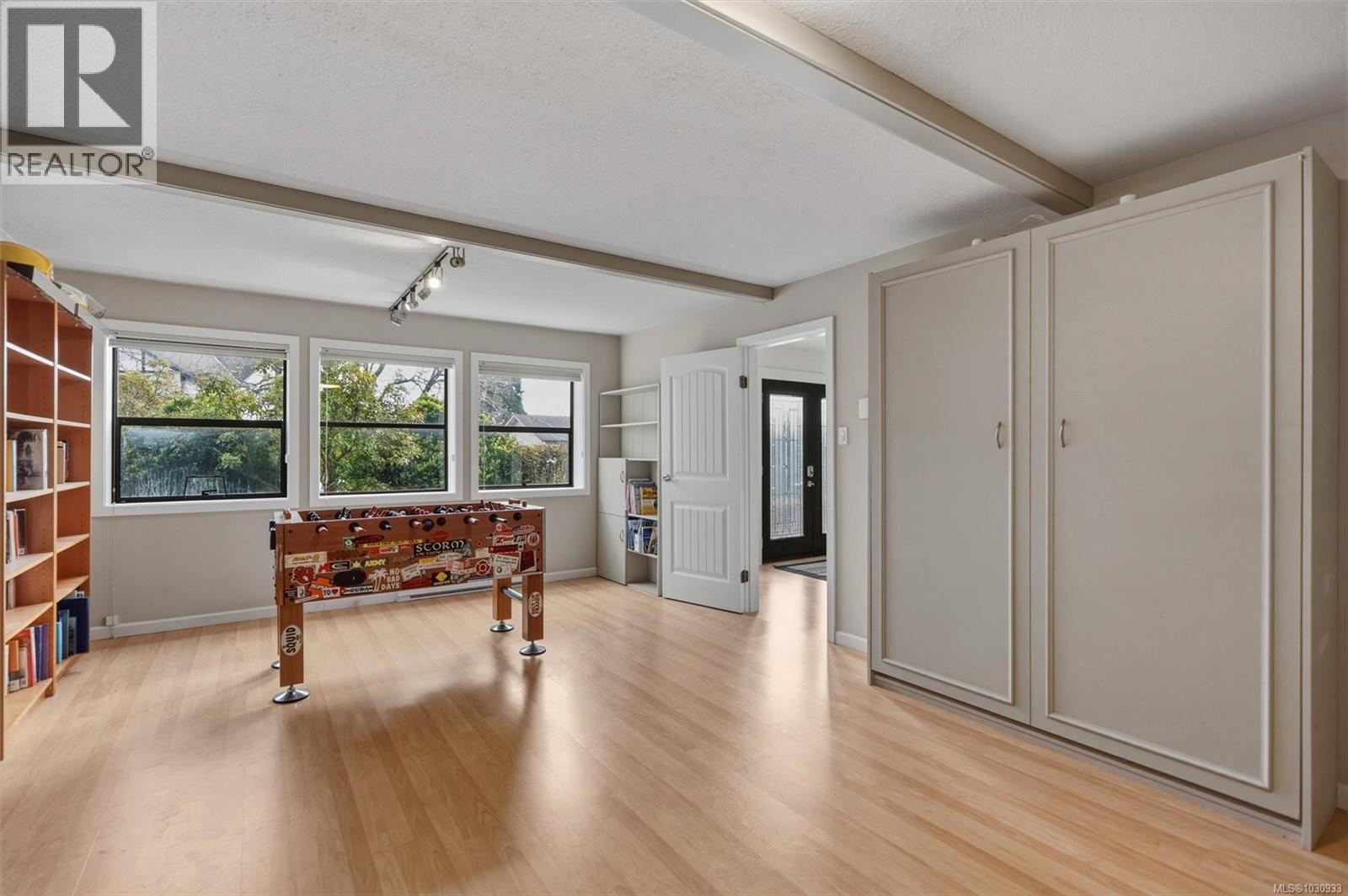  890 Denford Crescent, Saanich