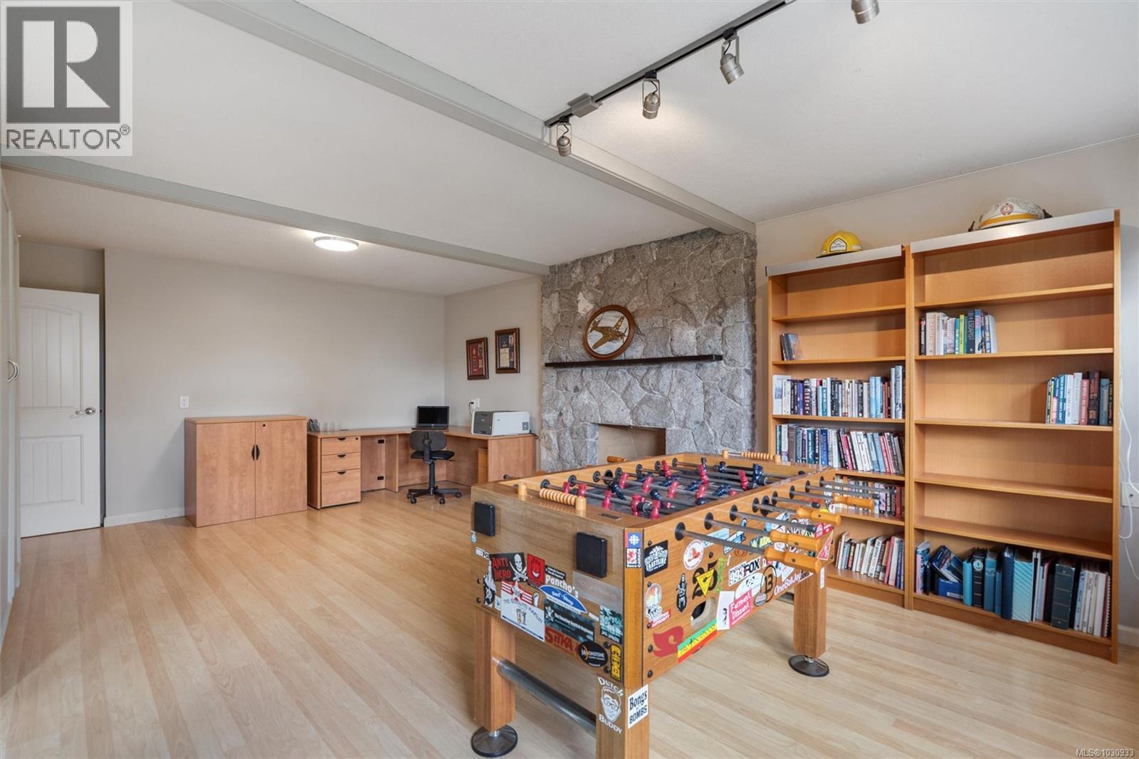  890 Denford Crescent, Saanich