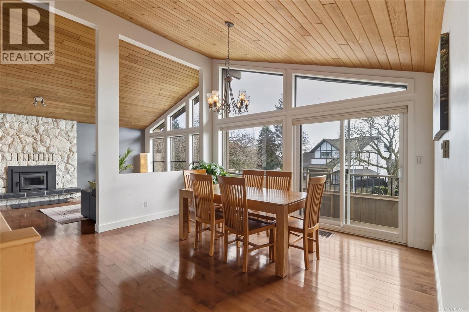  890 Denford Crescent, Saanich