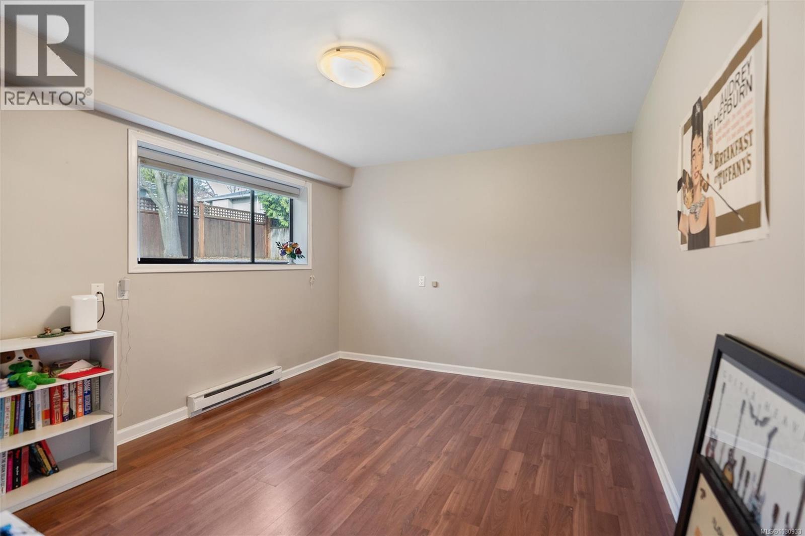  890 Denford Crescent, Saanich