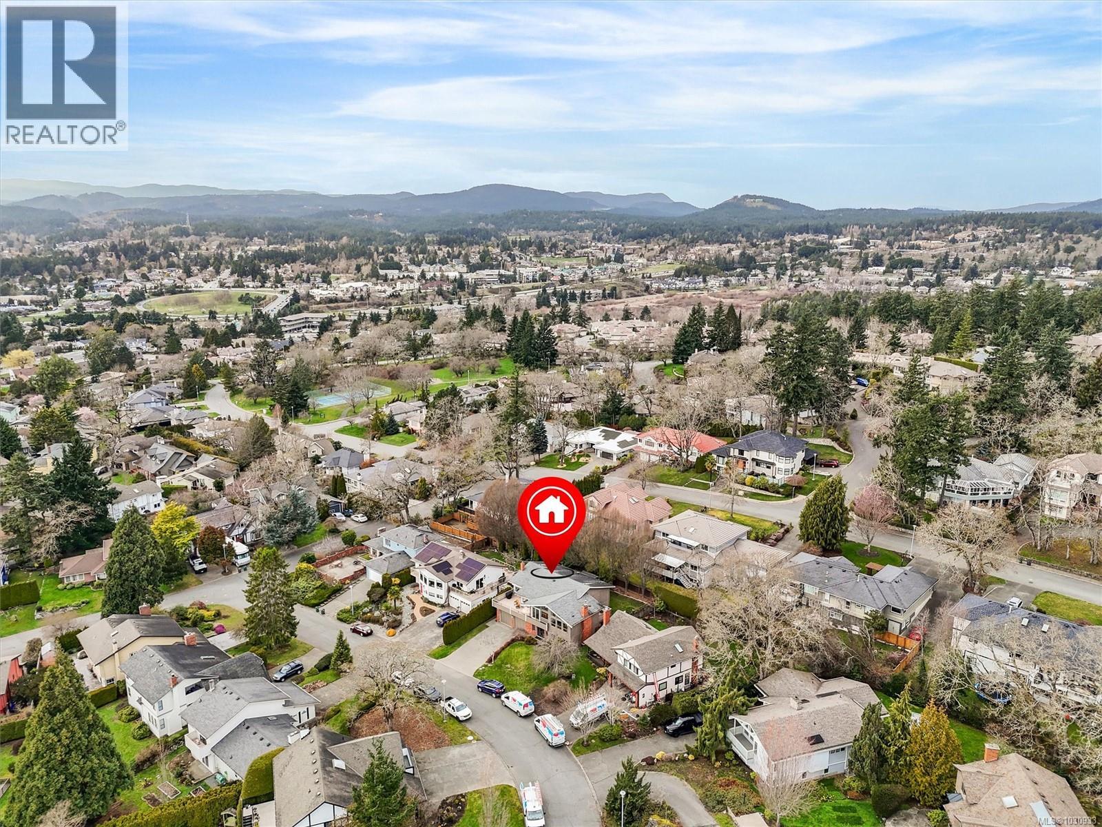  890 Denford Crescent, Saanich