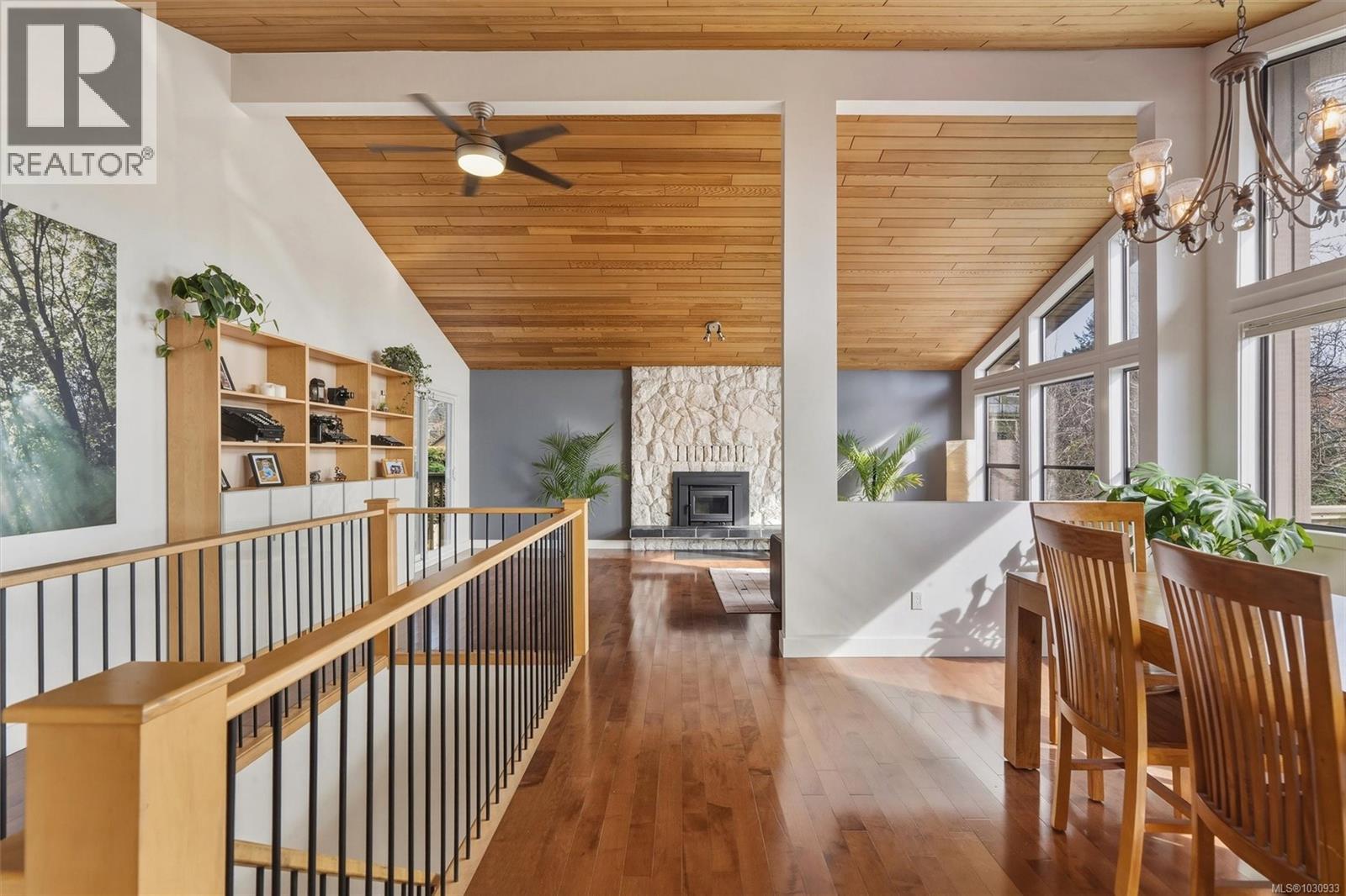  890 Denford Crescent, Saanich