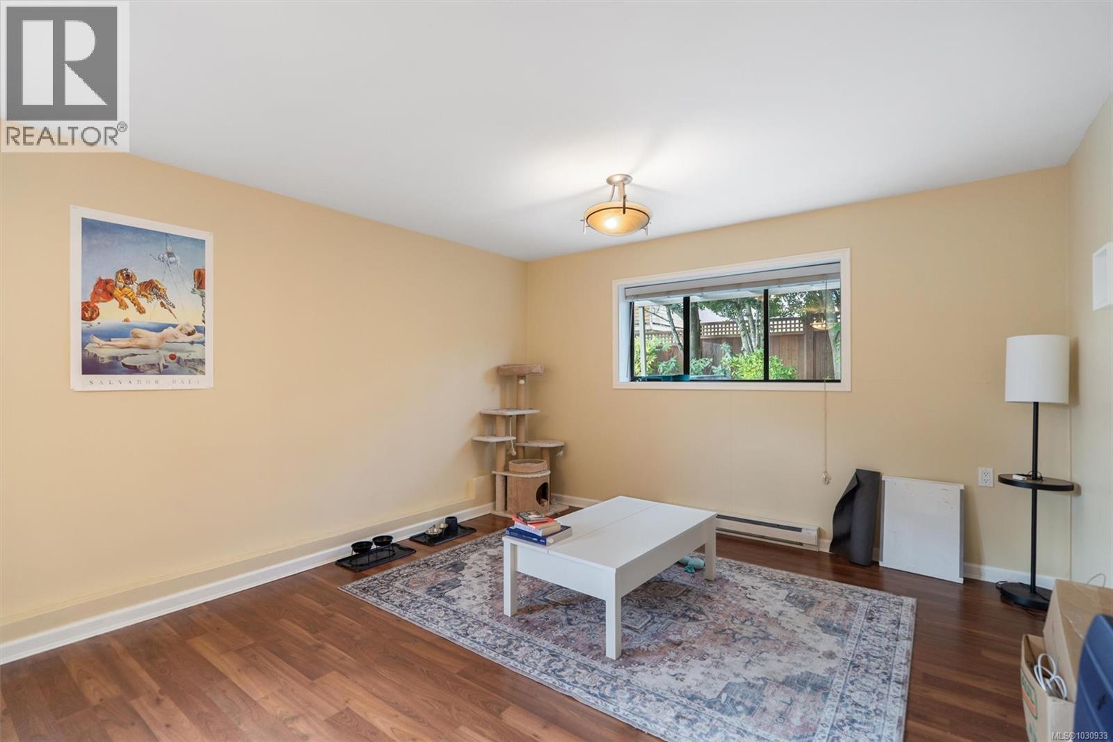  890 Denford Crescent, Saanich