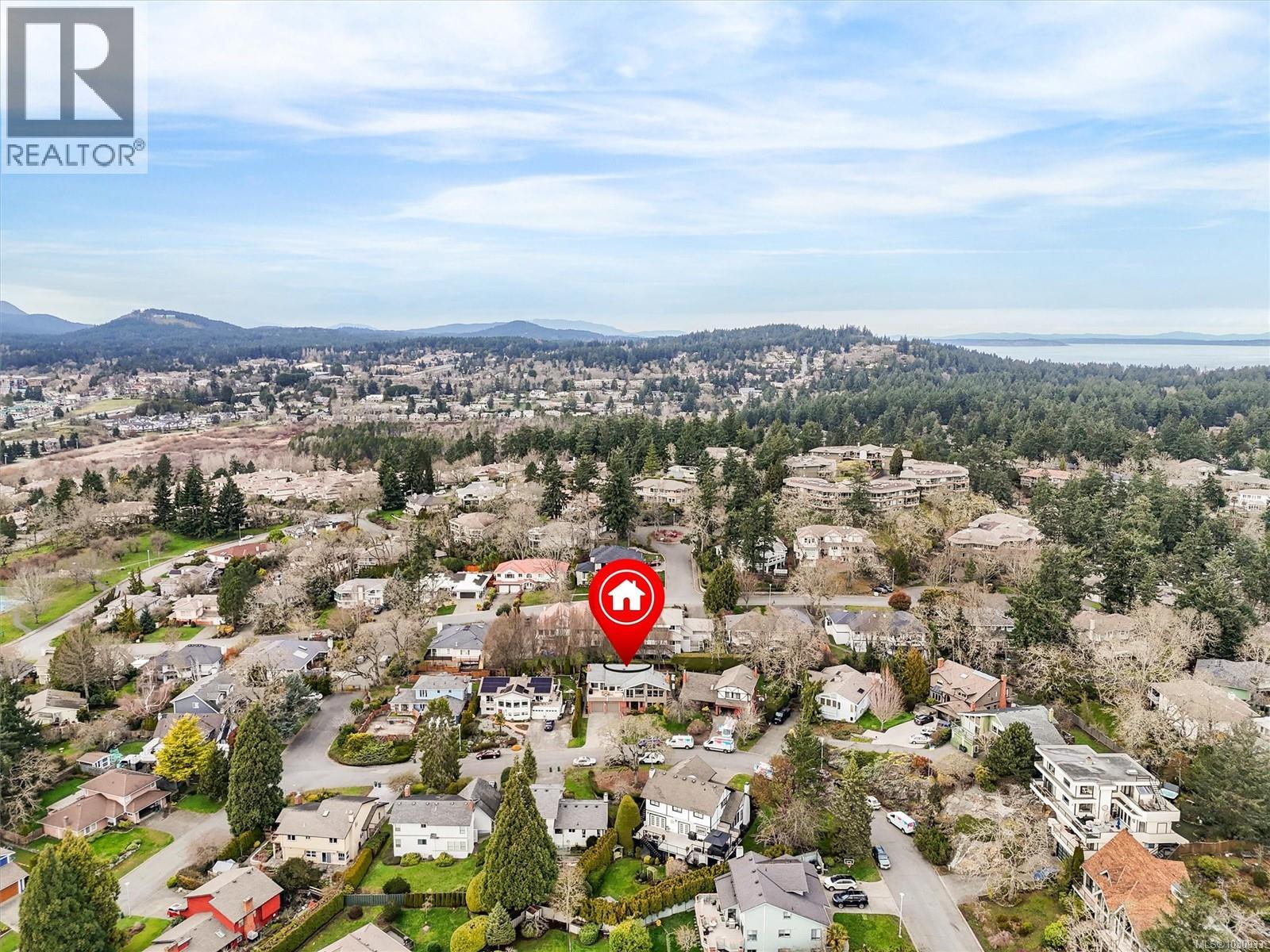  890 Denford Crescent, Saanich