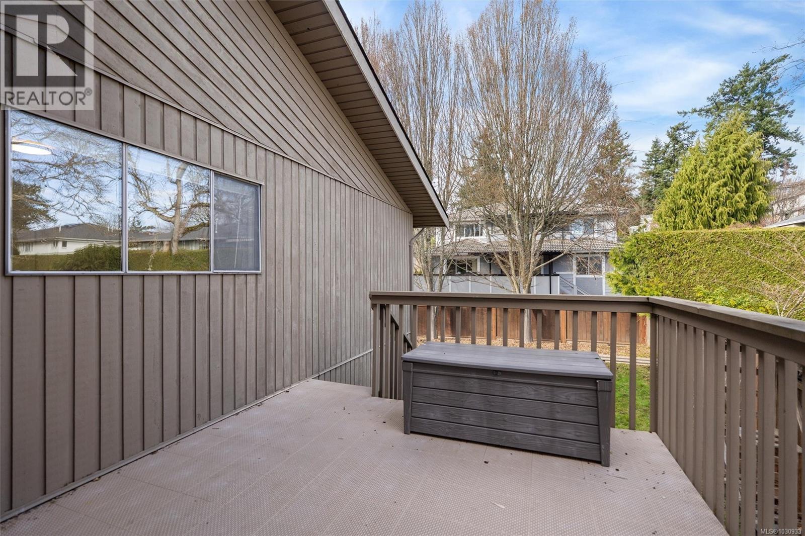  890 Denford Crescent, Saanich