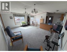 Den - 213 - 217 2nd Street W, Climax, SK S0N0N0 Photo 8