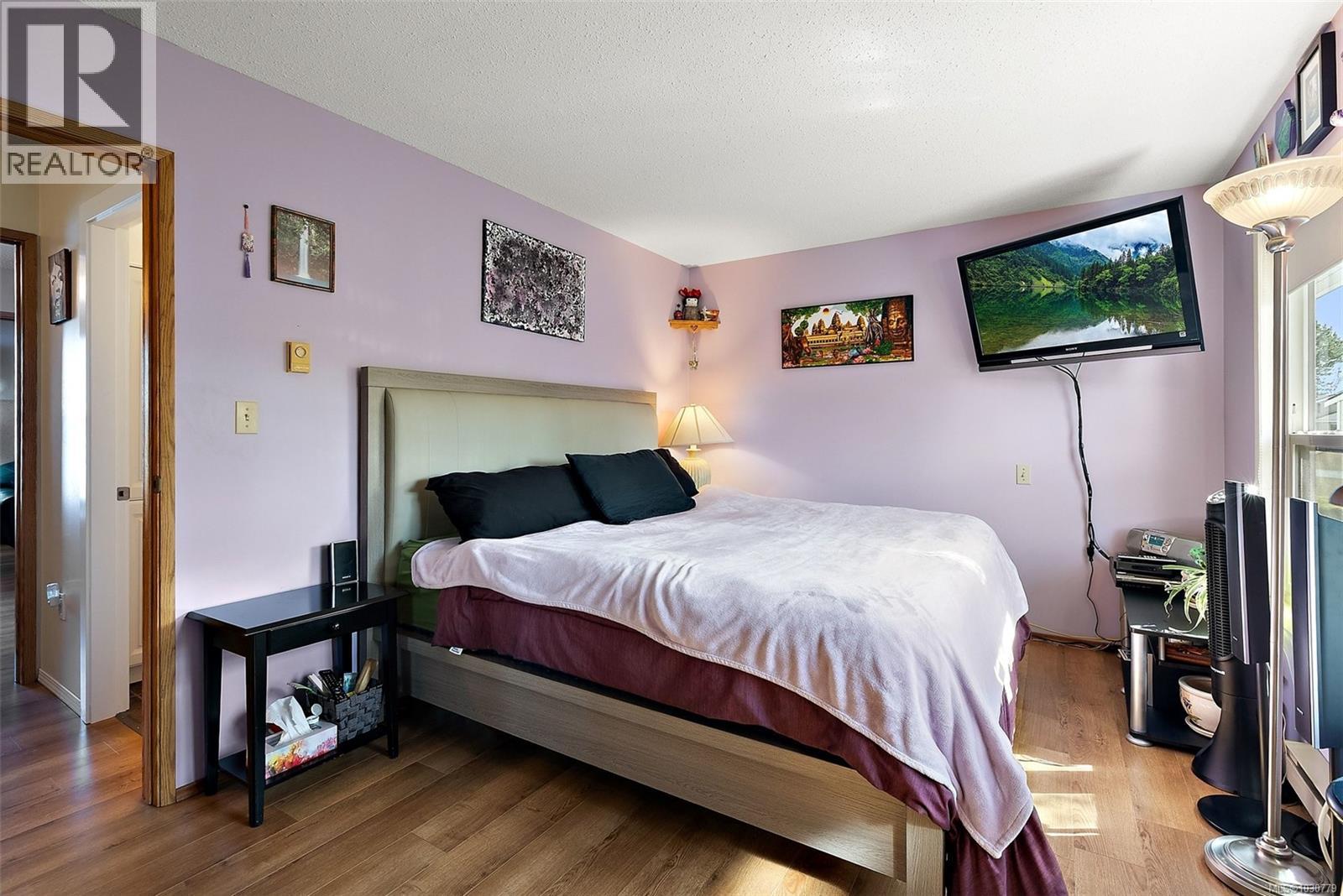 B 3054 Washington Ave, Victoria