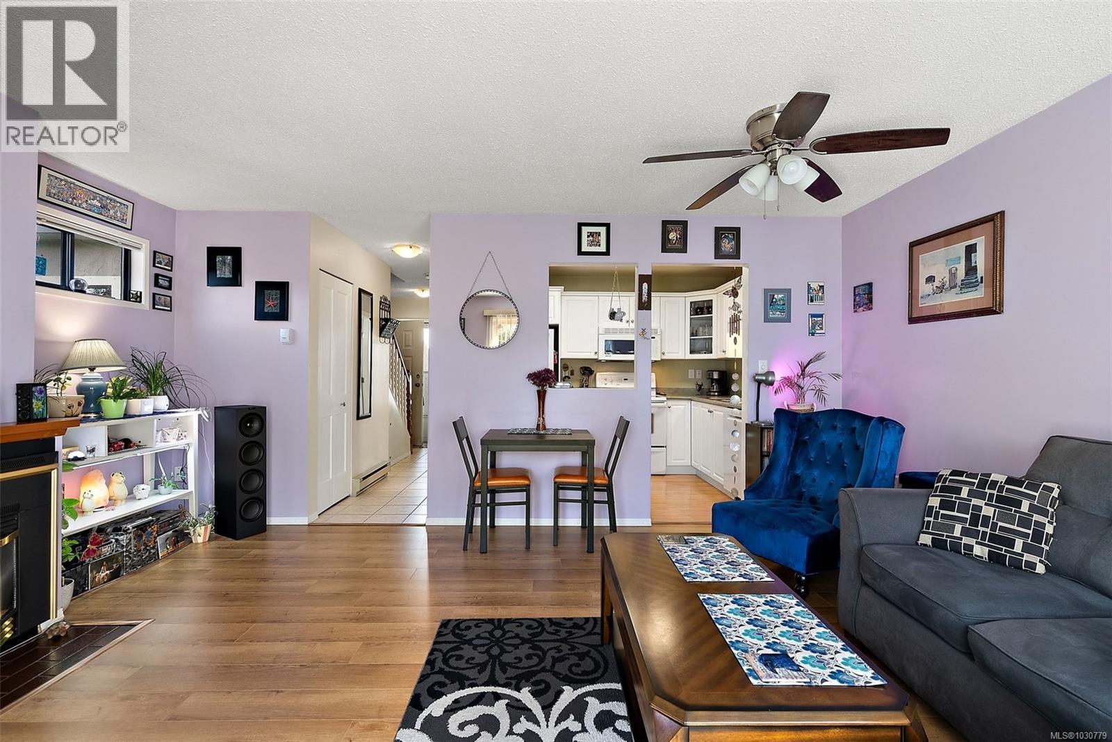 B 3054 Washington Ave, Victoria