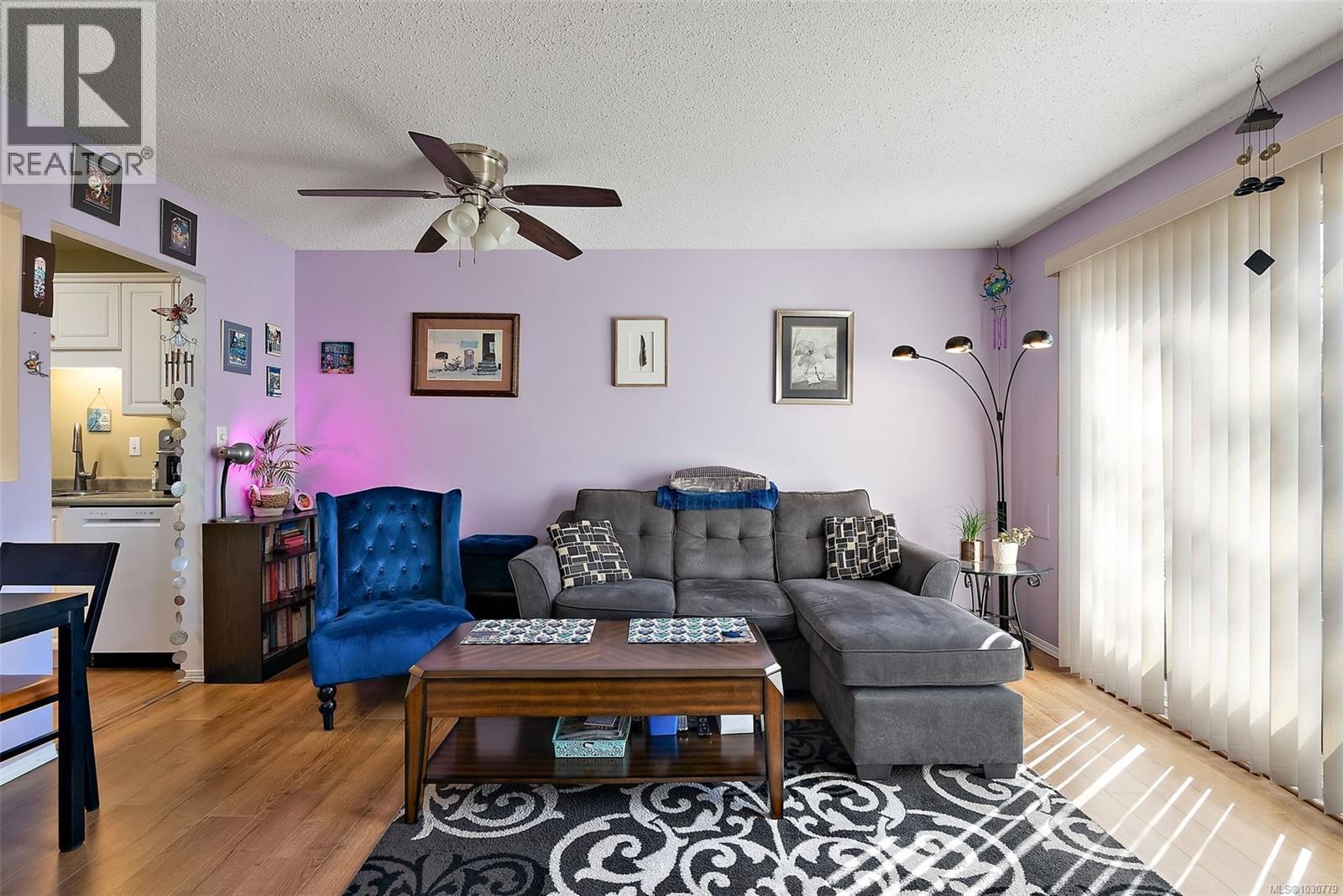 B 3054 Washington Ave, Victoria