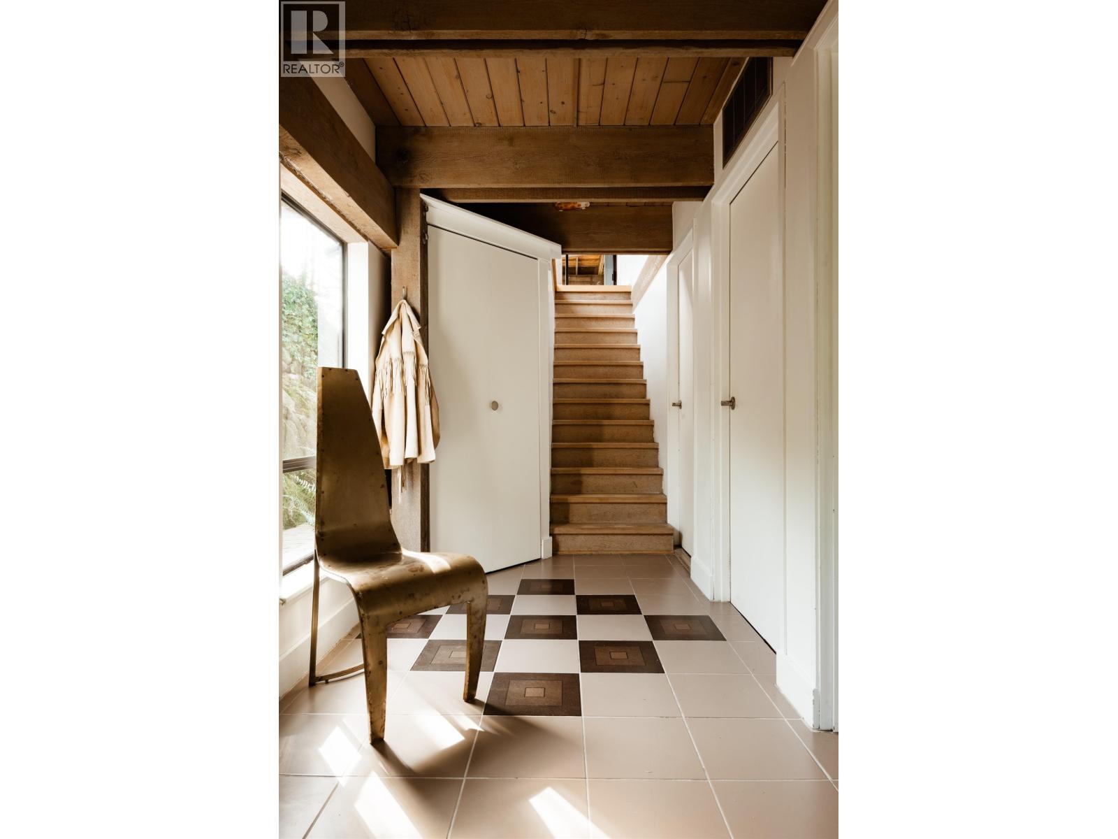 4477 STRATHCONA ROAD, North Vancouver