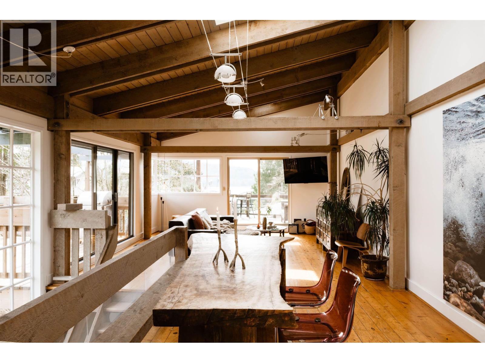 4477 STRATHCONA ROAD, North Vancouver