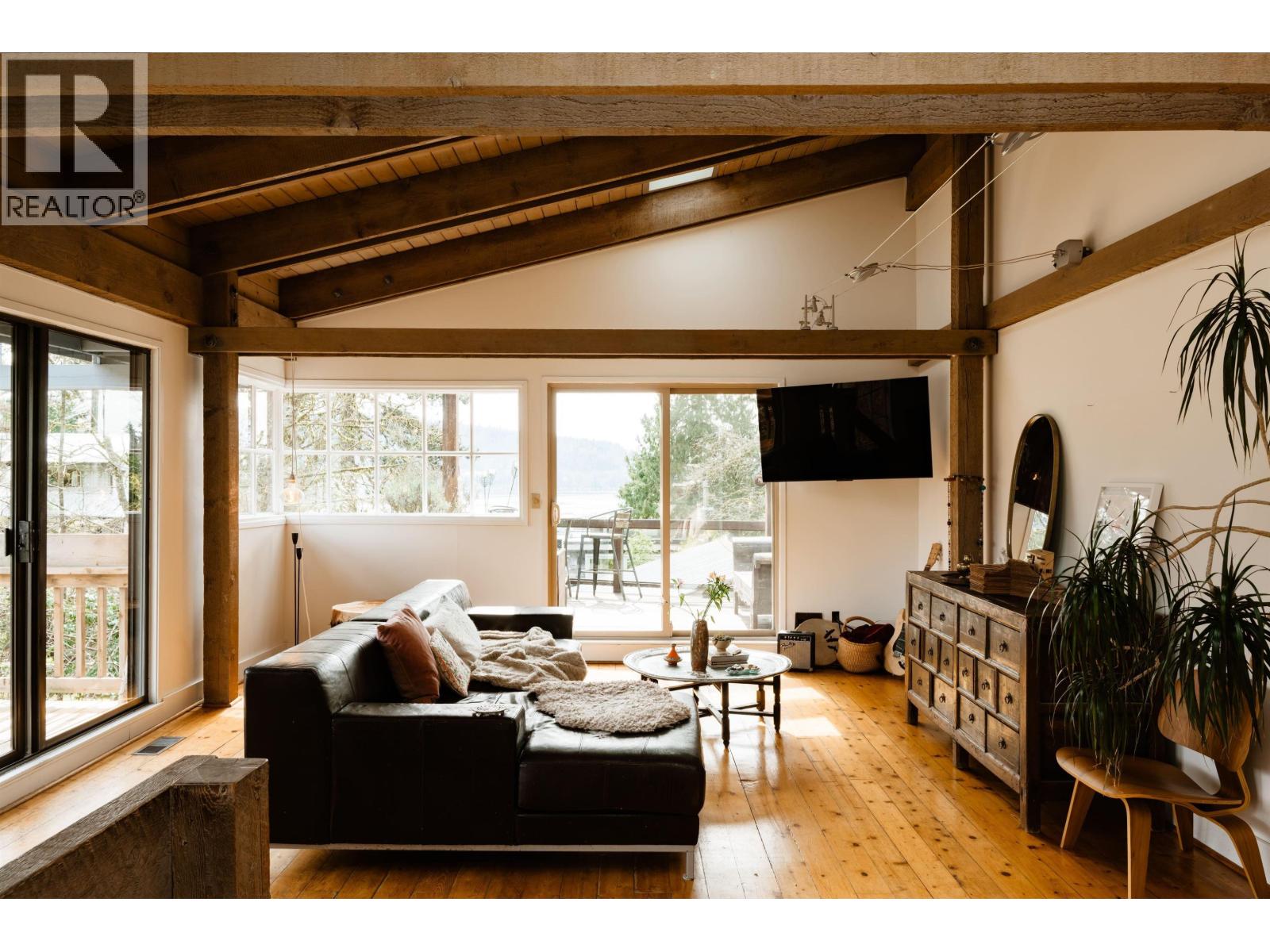 4477 STRATHCONA ROAD, North Vancouver