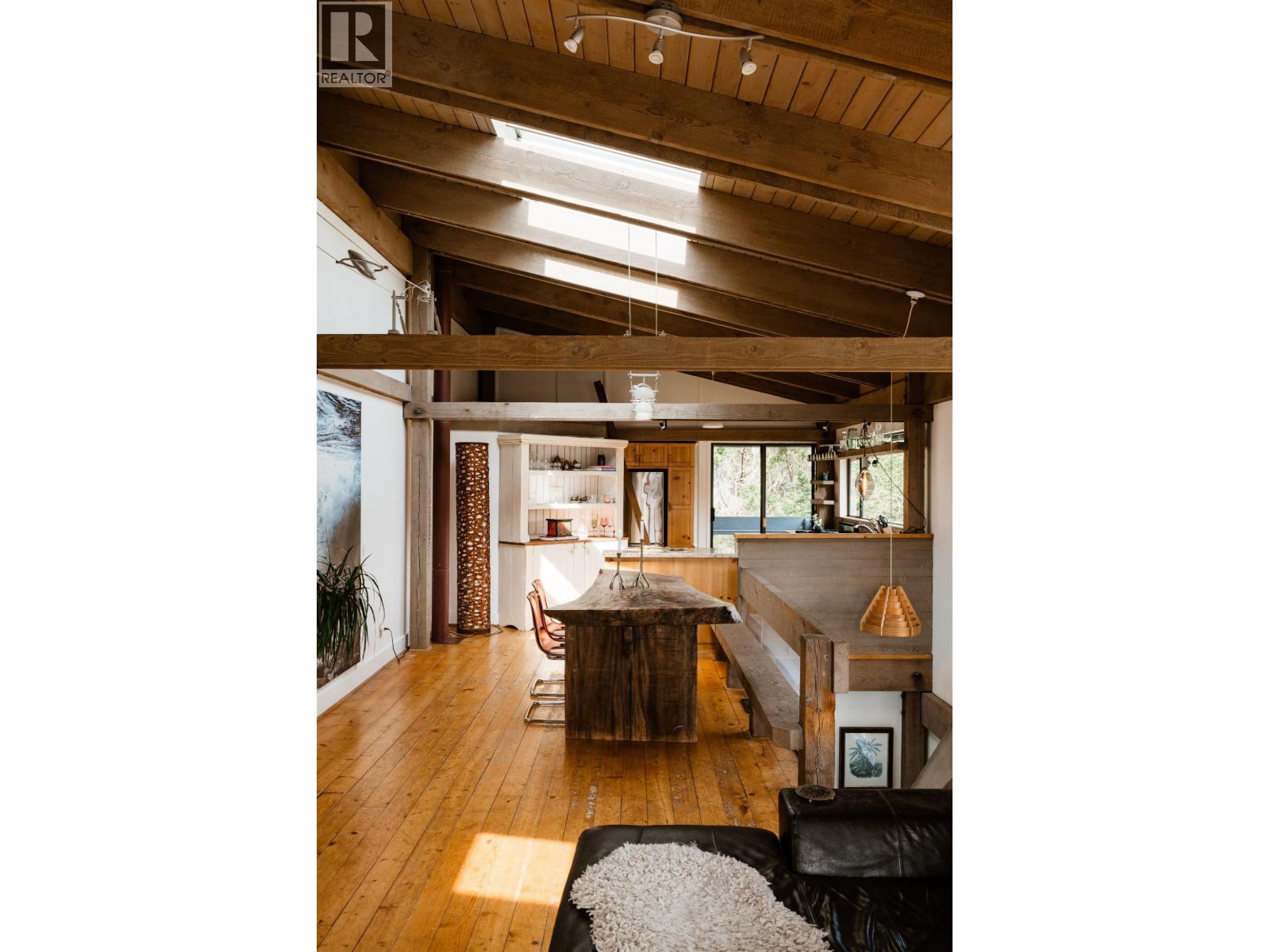 4477 STRATHCONA ROAD, North Vancouver