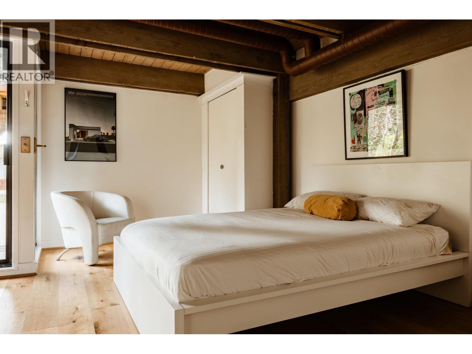 4477 STRATHCONA ROAD, North Vancouver