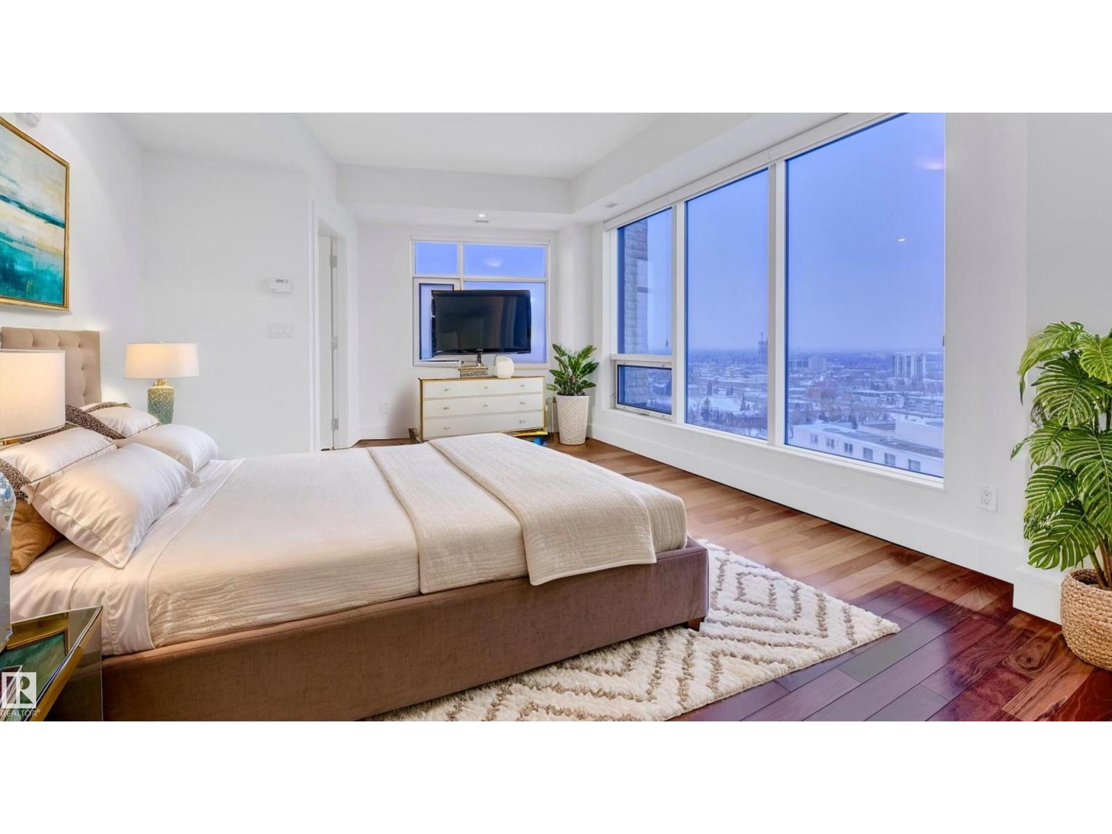 #1900 10035 SASKATCHEWAN DR NW, Edmonton