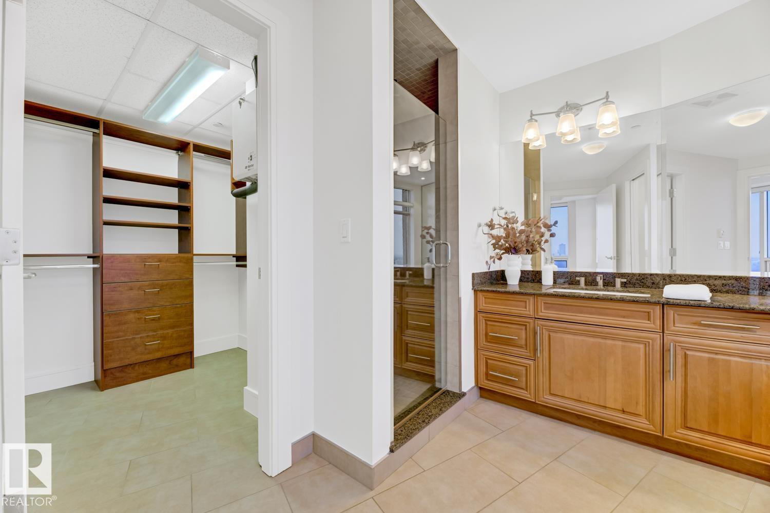 #1900 10035 SASKATCHEWAN DR NW, Edmonton