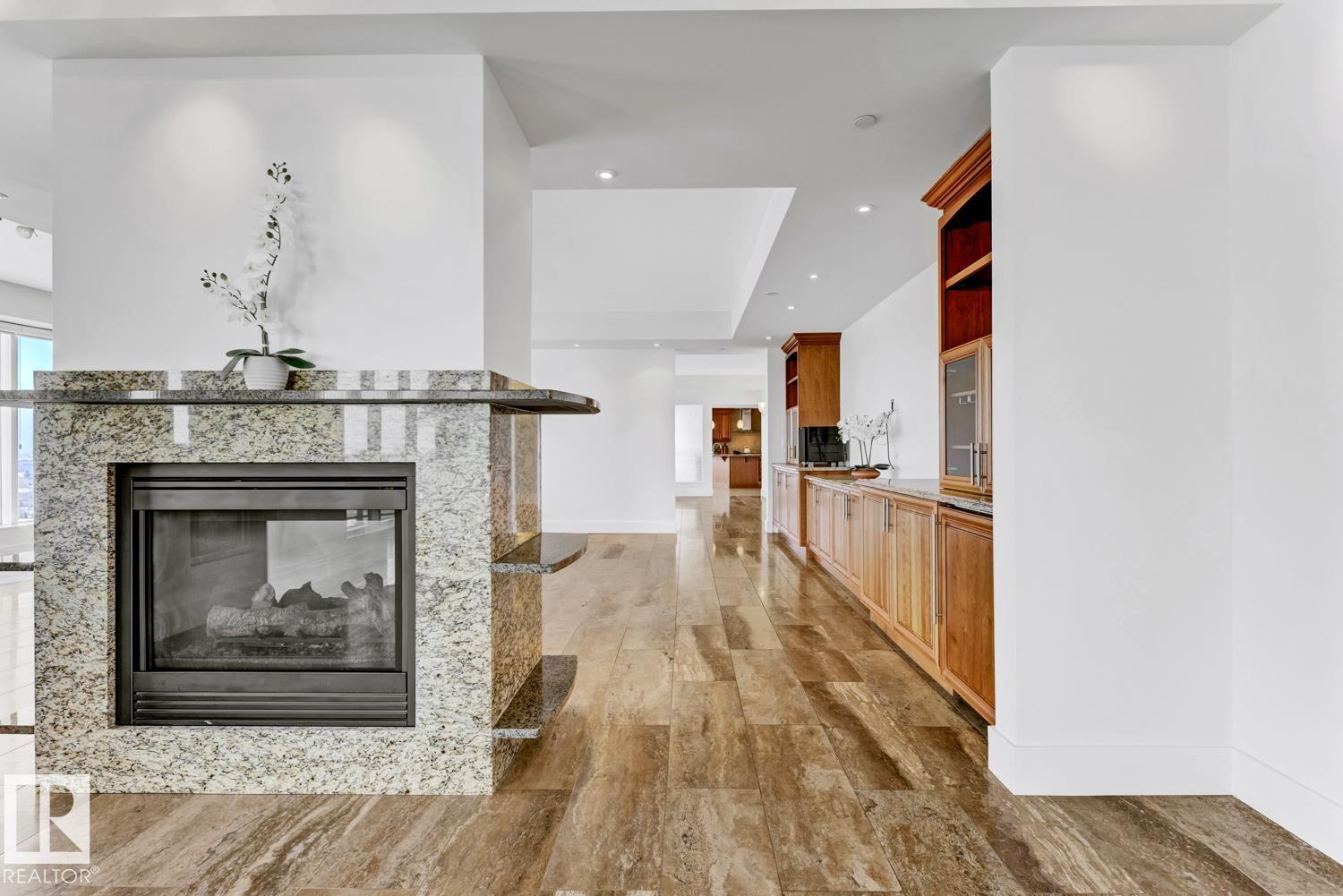 #1900 10035 SASKATCHEWAN DR NW, Edmonton