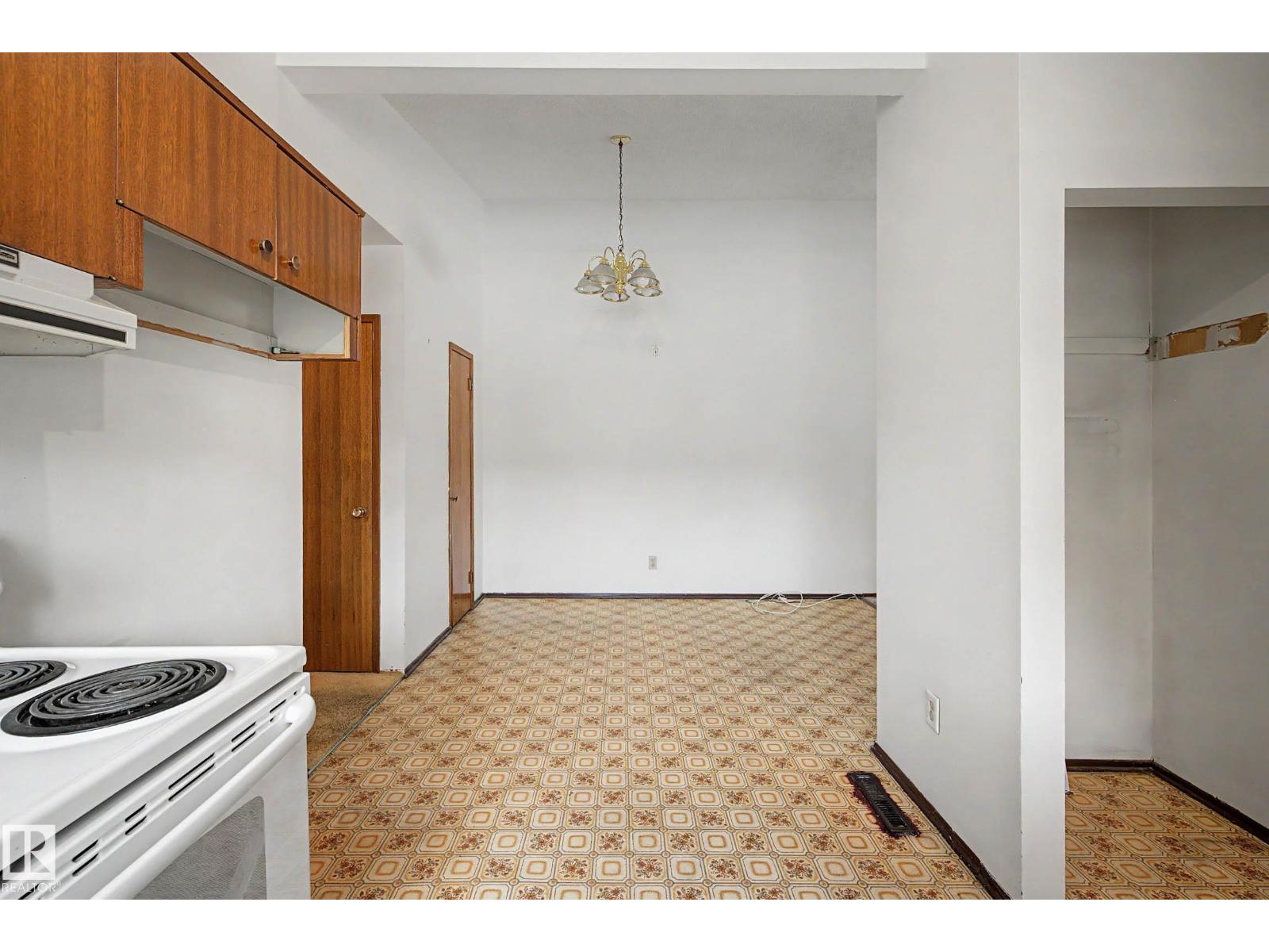 13041 82 ST NW, Edmonton