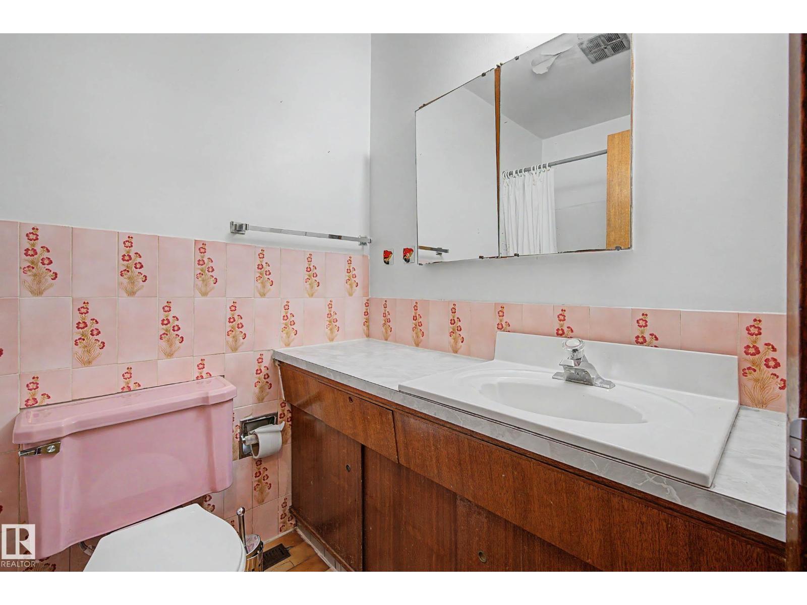 13041 82 ST NW, Edmonton