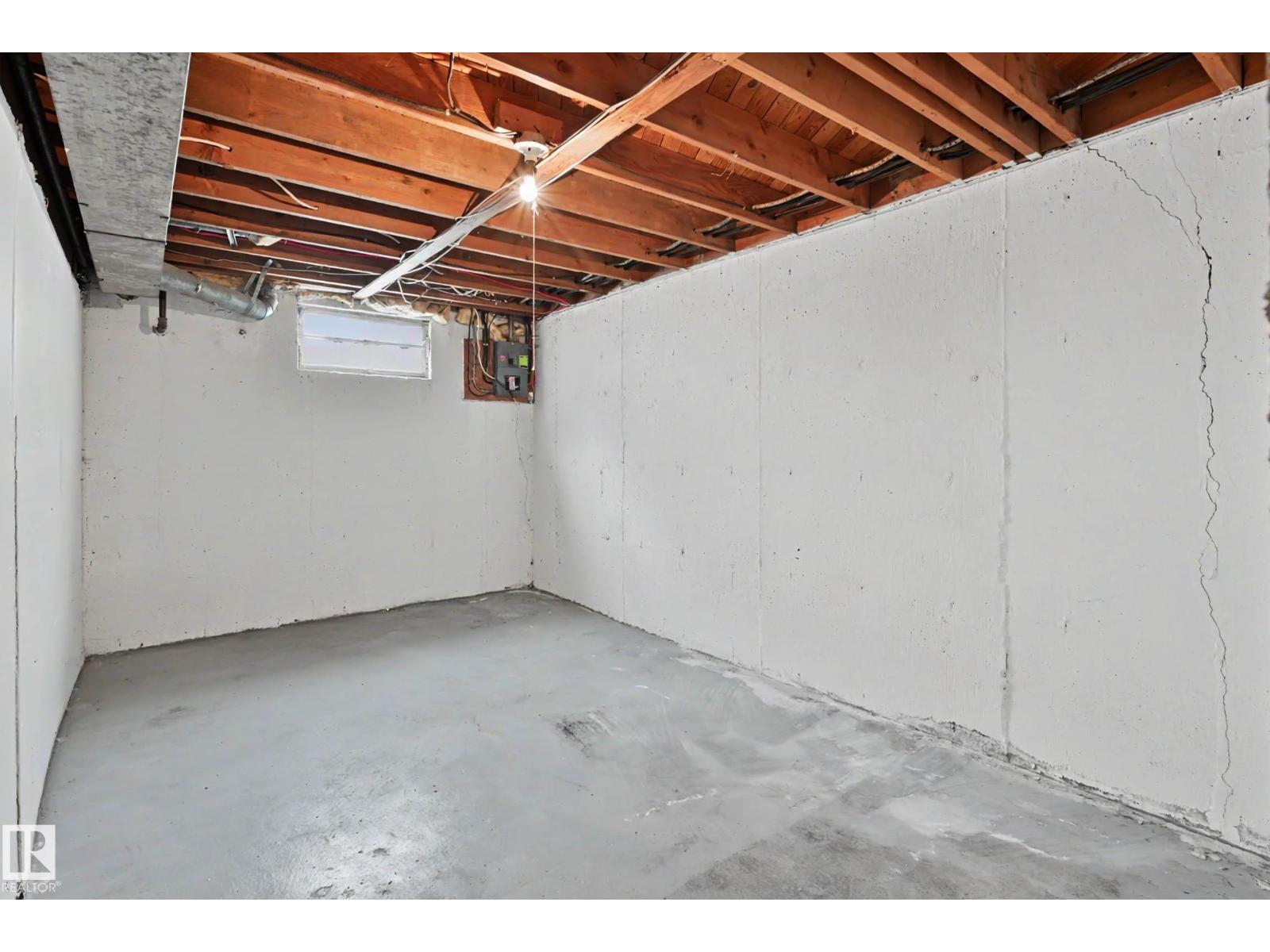 13041 82 ST NW, Edmonton