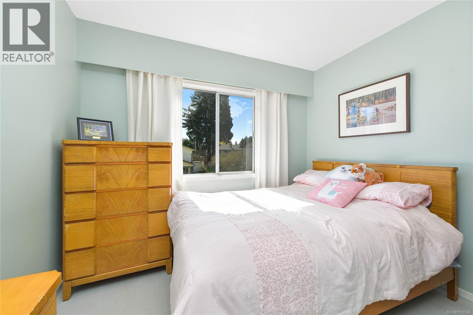 1716 Ashdale Pl, Saanich