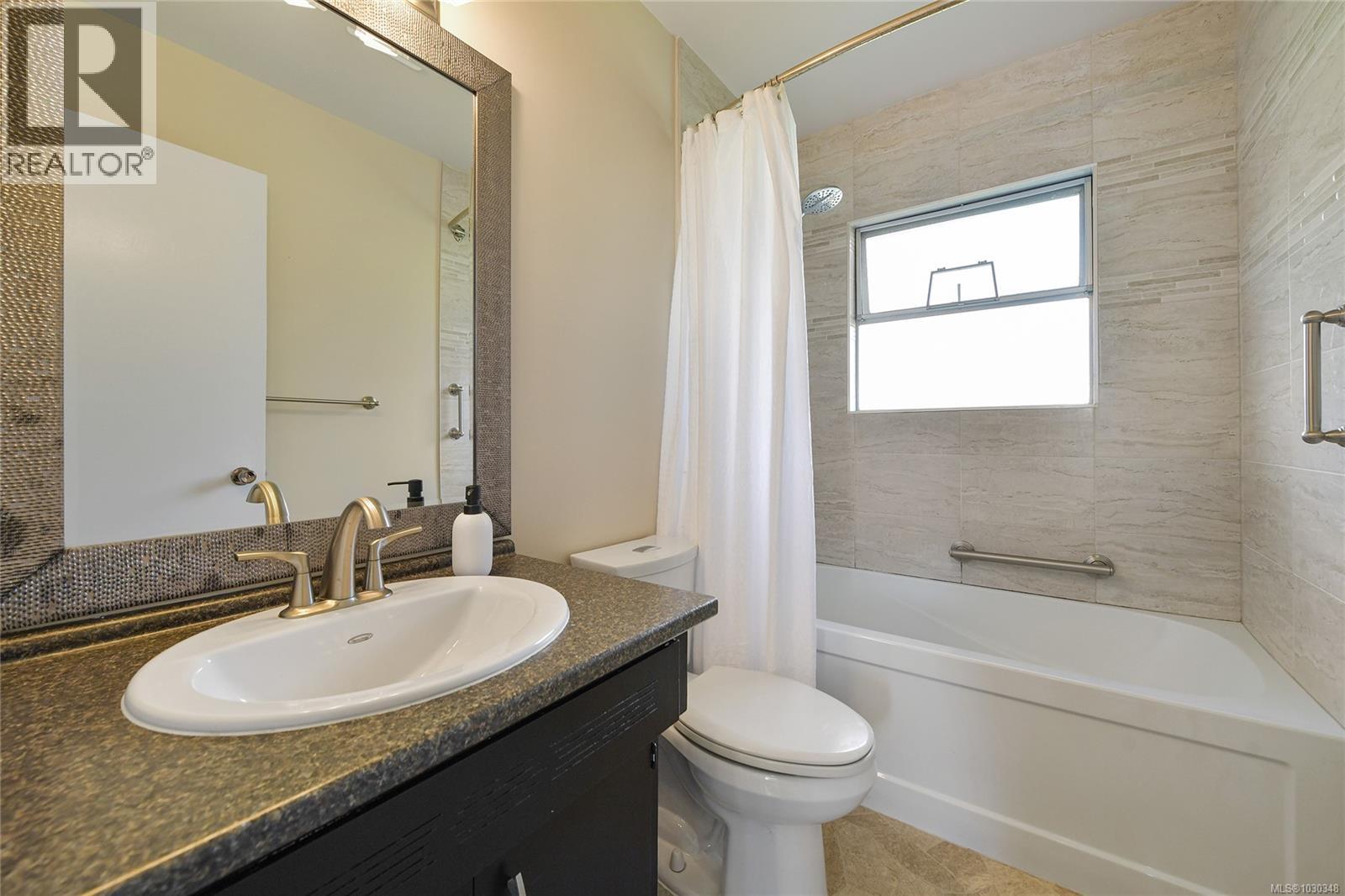 1716 Ashdale Pl, Saanich